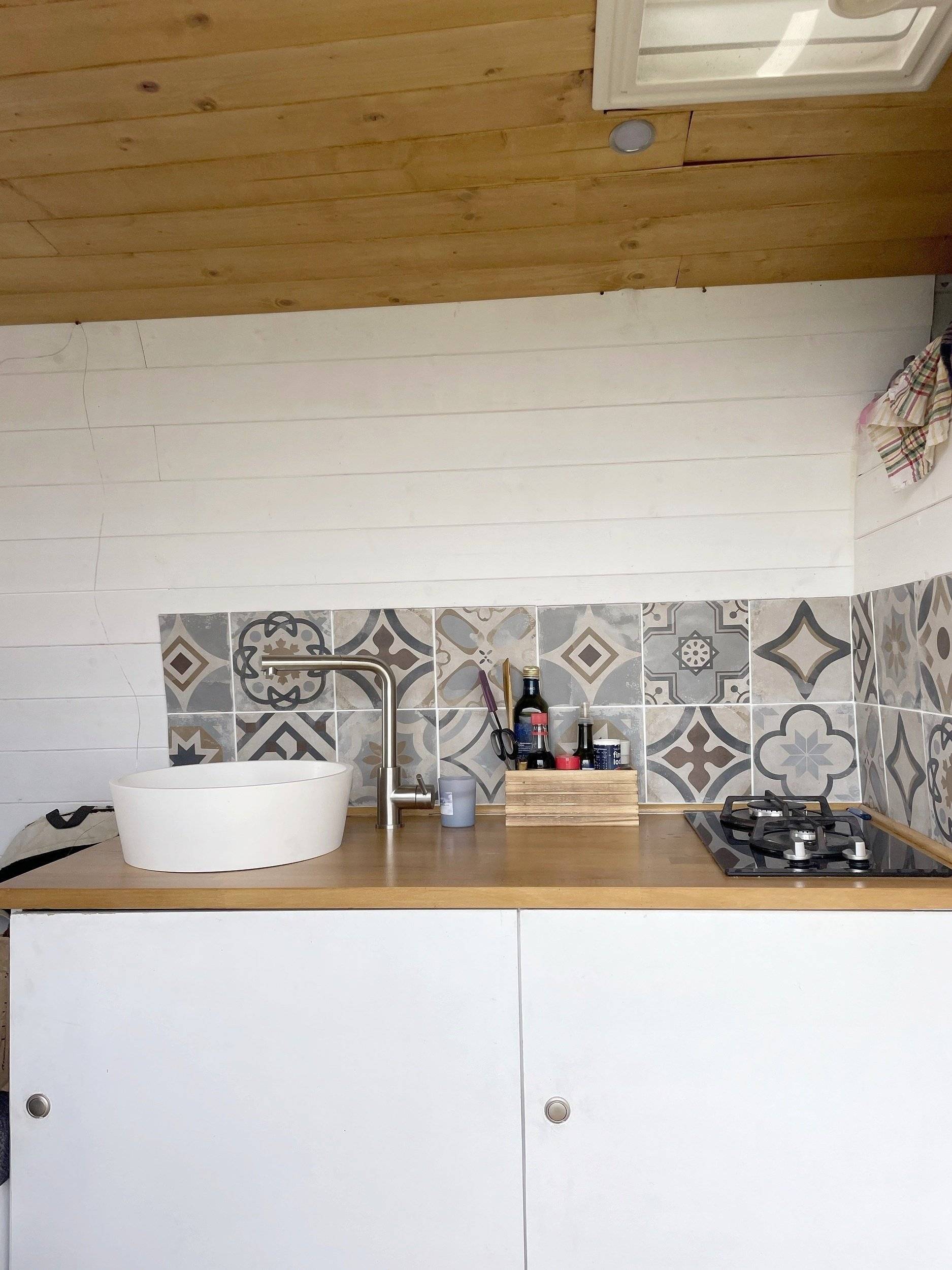 Kitchenette Iveco Daily 2.3 hpi - Yescapa