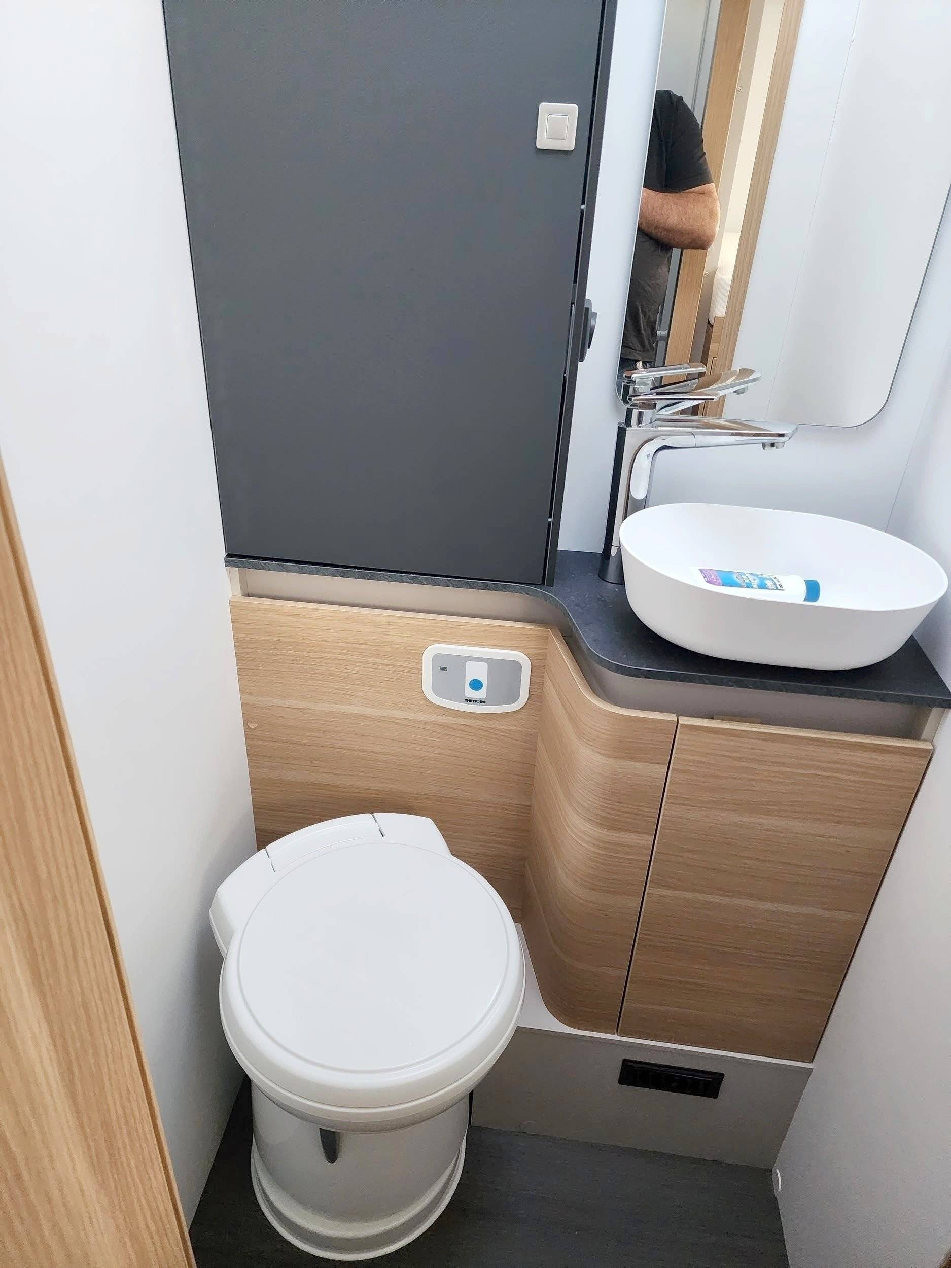 Adria Adria Matrix Axess 650 DC