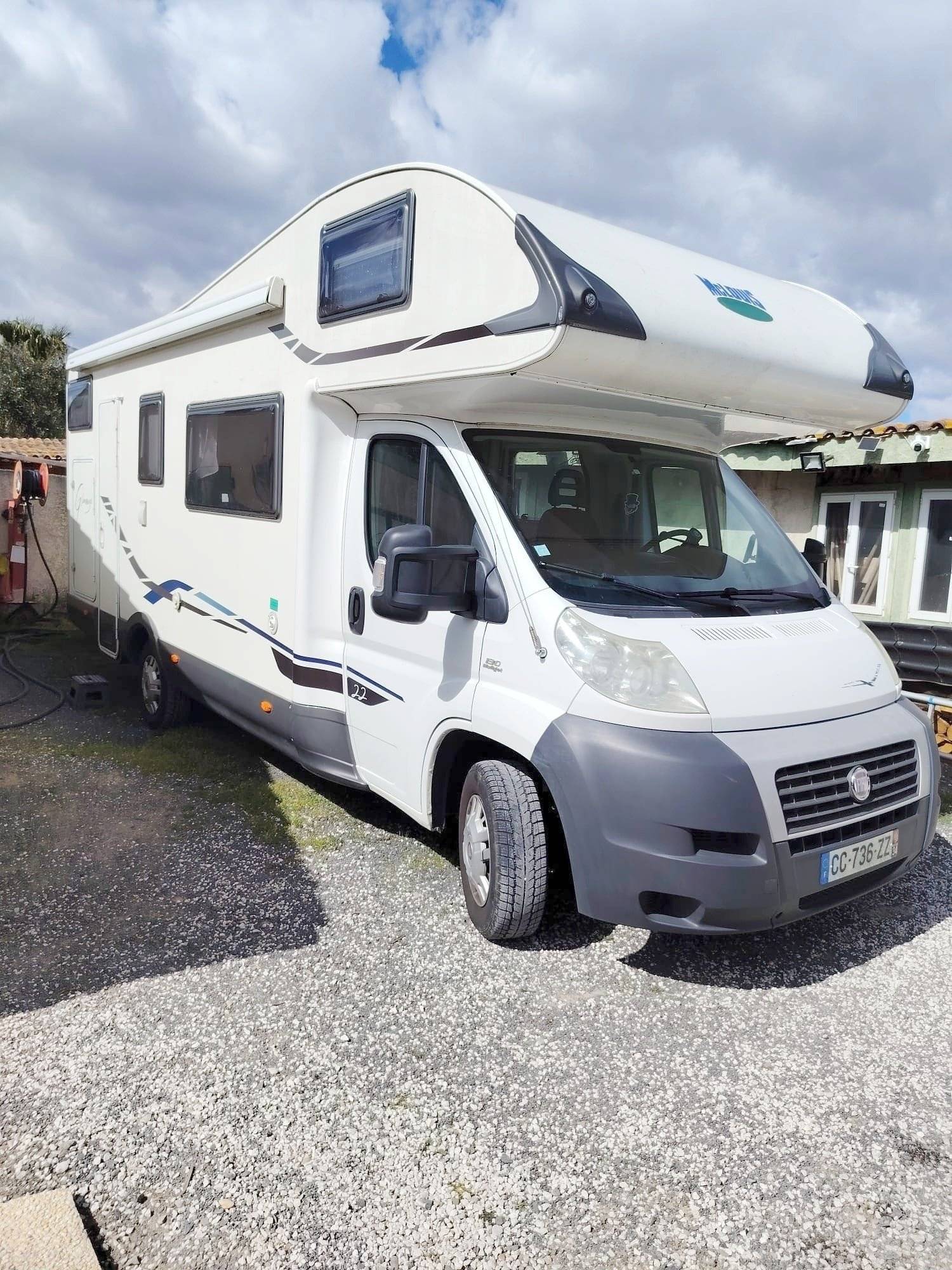 schräge Vorderansicht Fiat Ducato 2,3 l Multijet 130 ch. - Yescapa