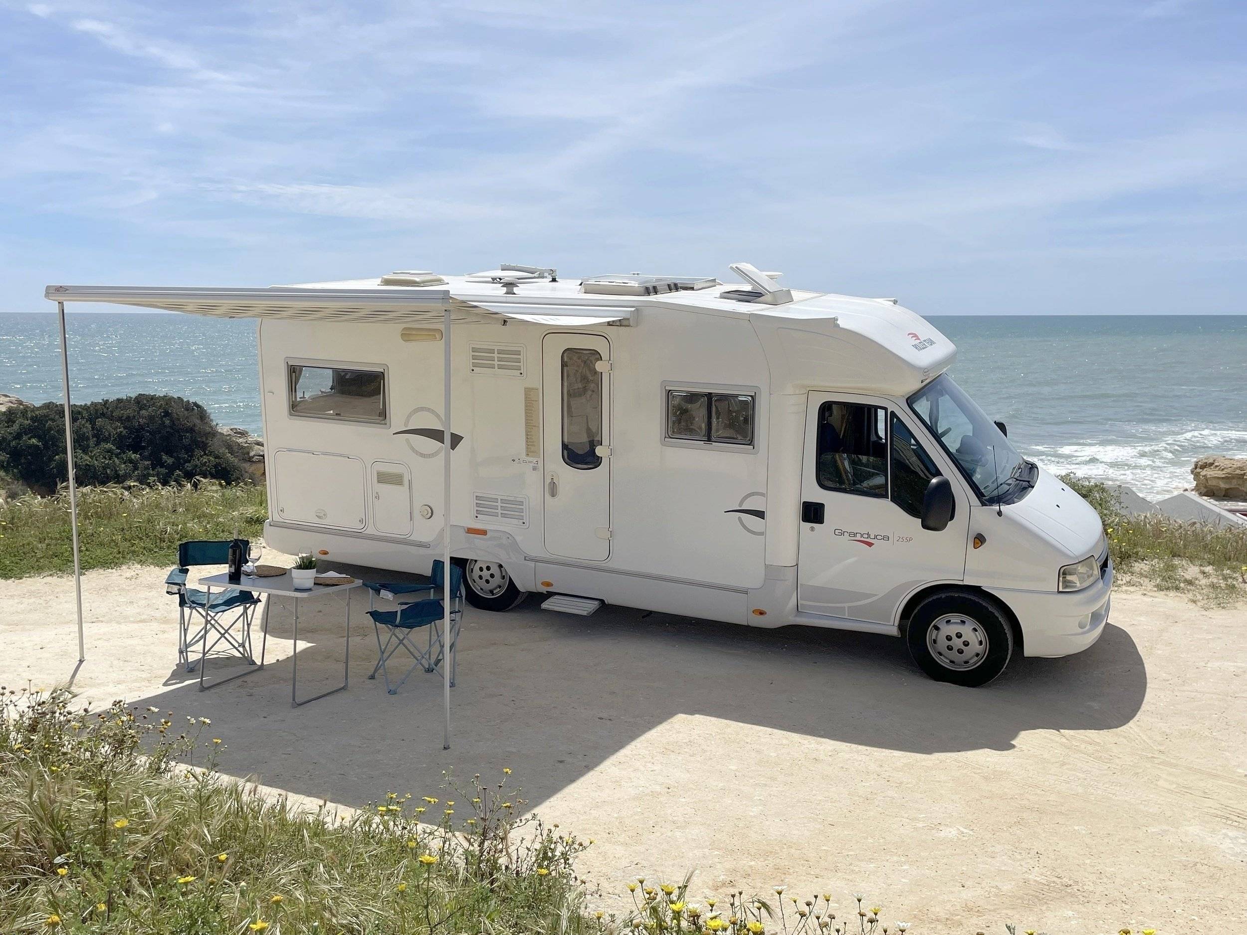 Aluguer Autocaravana integral Armação de Pêra Campingcar Intégral