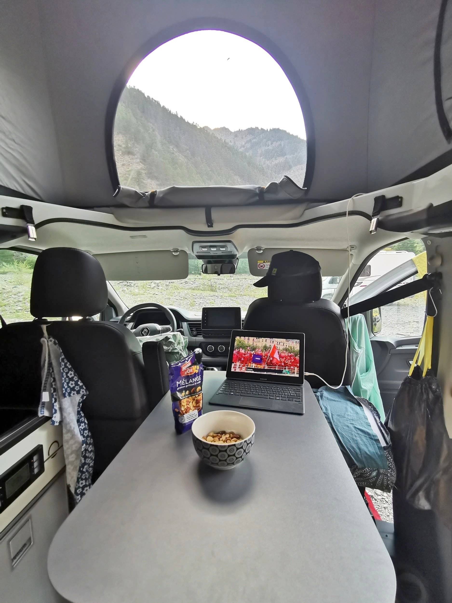 Coin repas Renault Trafic - Yescapa