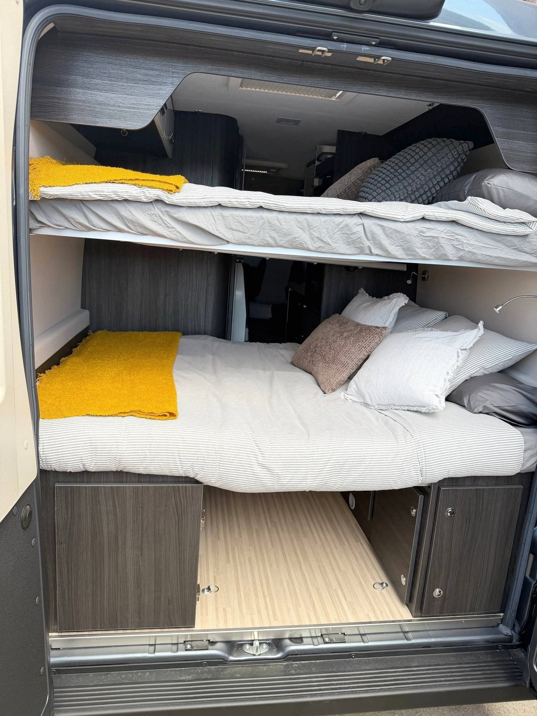 Schlafplätze Fiat Ducato 2,2 l Multijet - Yescapa
