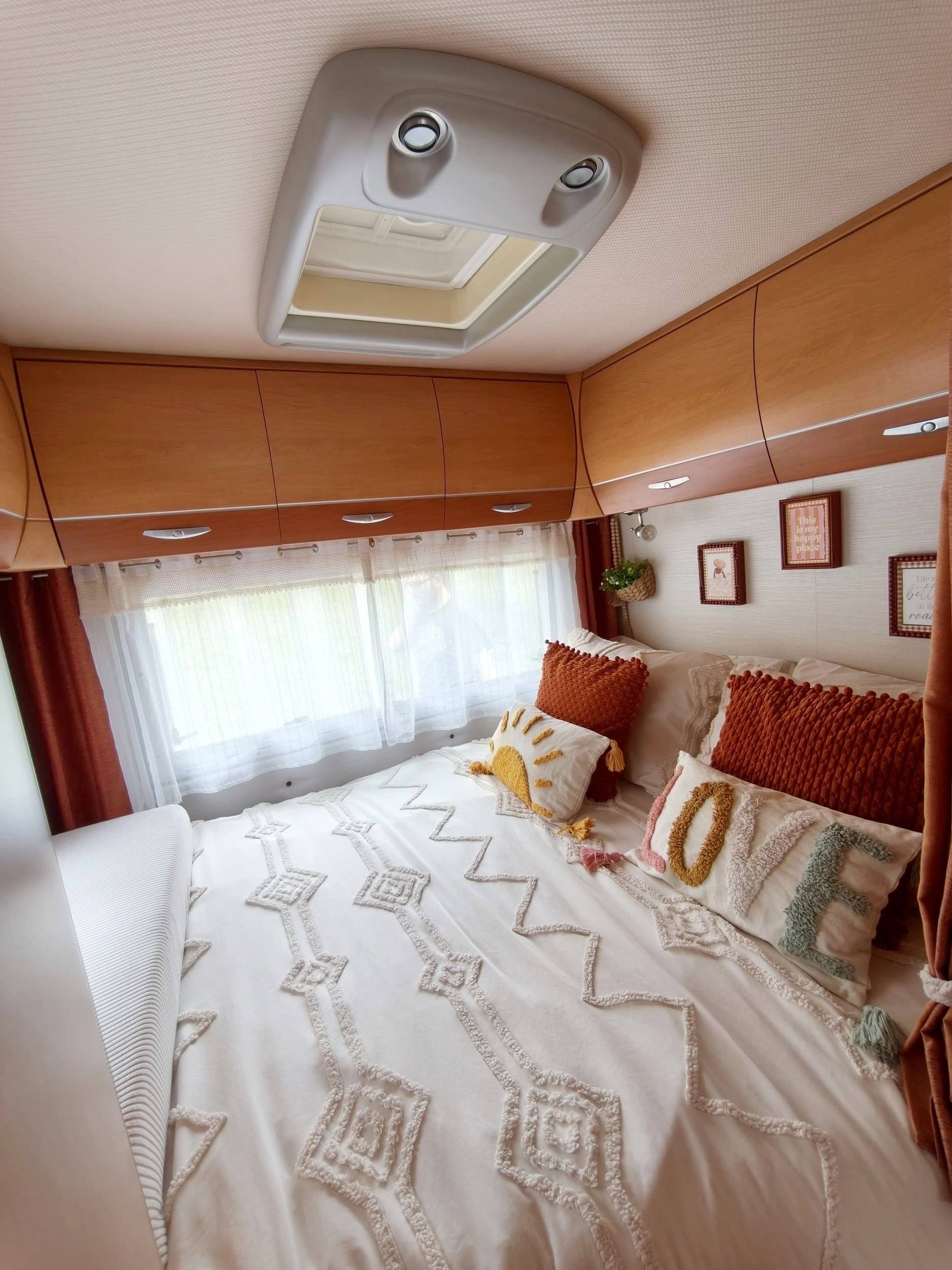 Berth Citroën JUMPER 2.8 - Yescapa