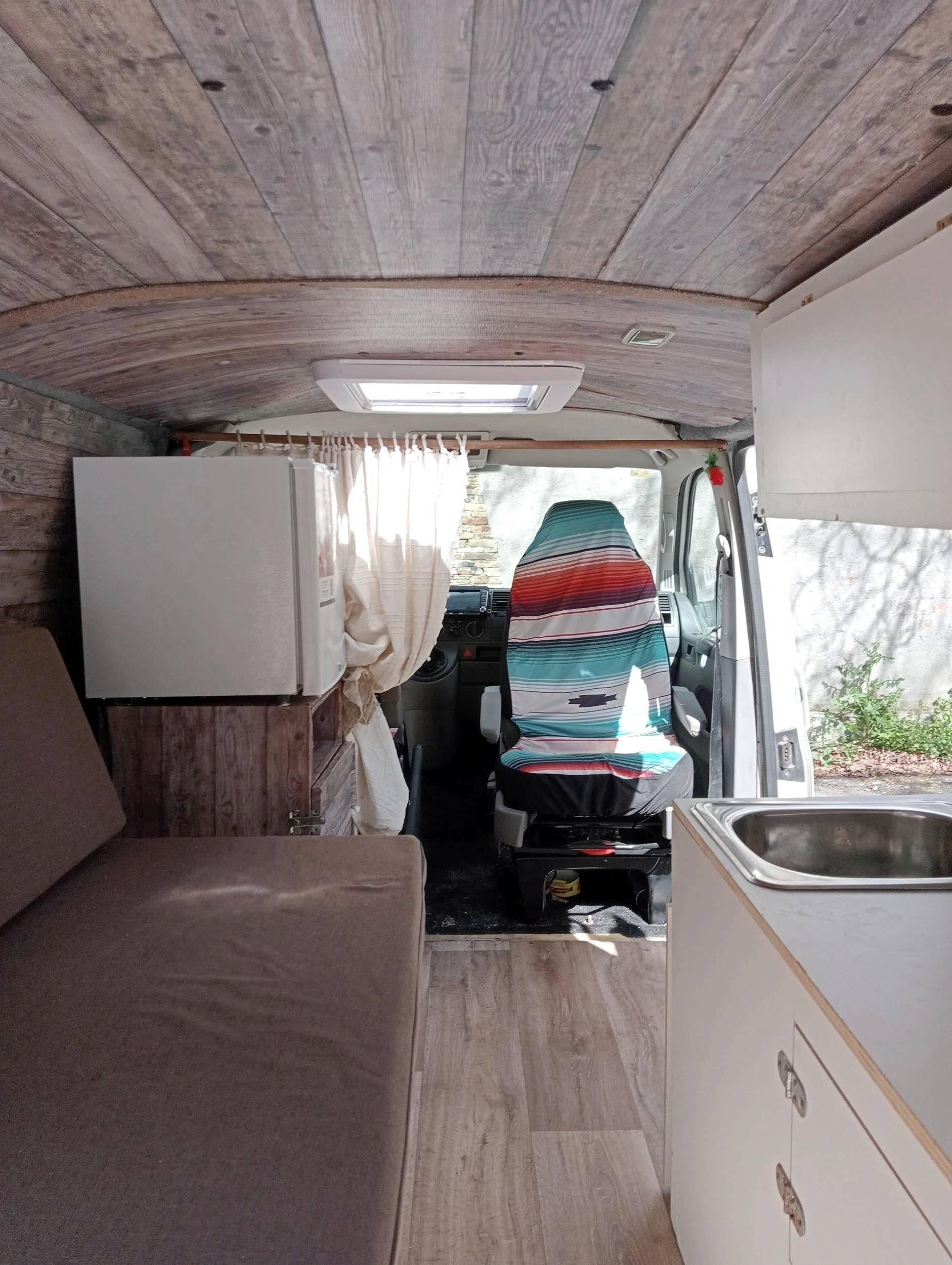 Poste de conduite Volkswagen Transporter T5 2.5TDI - Yescapa