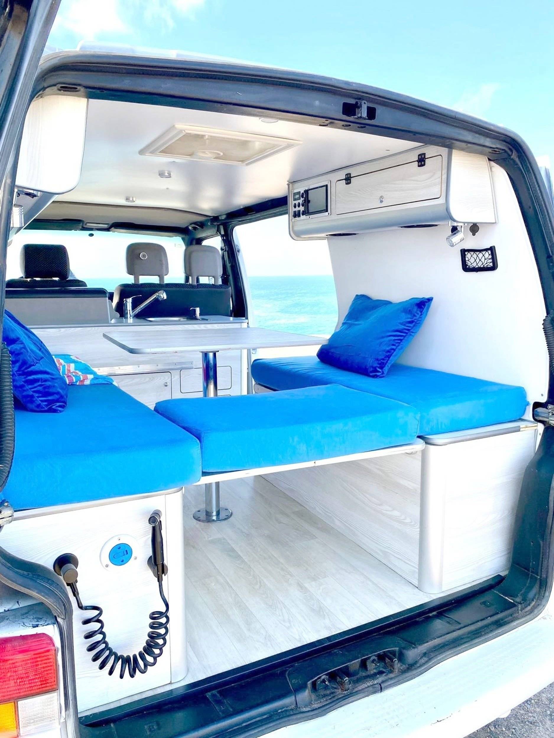 Coin repas Volkswagen Transporter T4 2.4D - Yescapa
