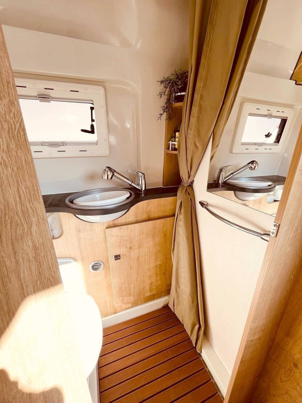 Font Vendôme font vendôme leader camp