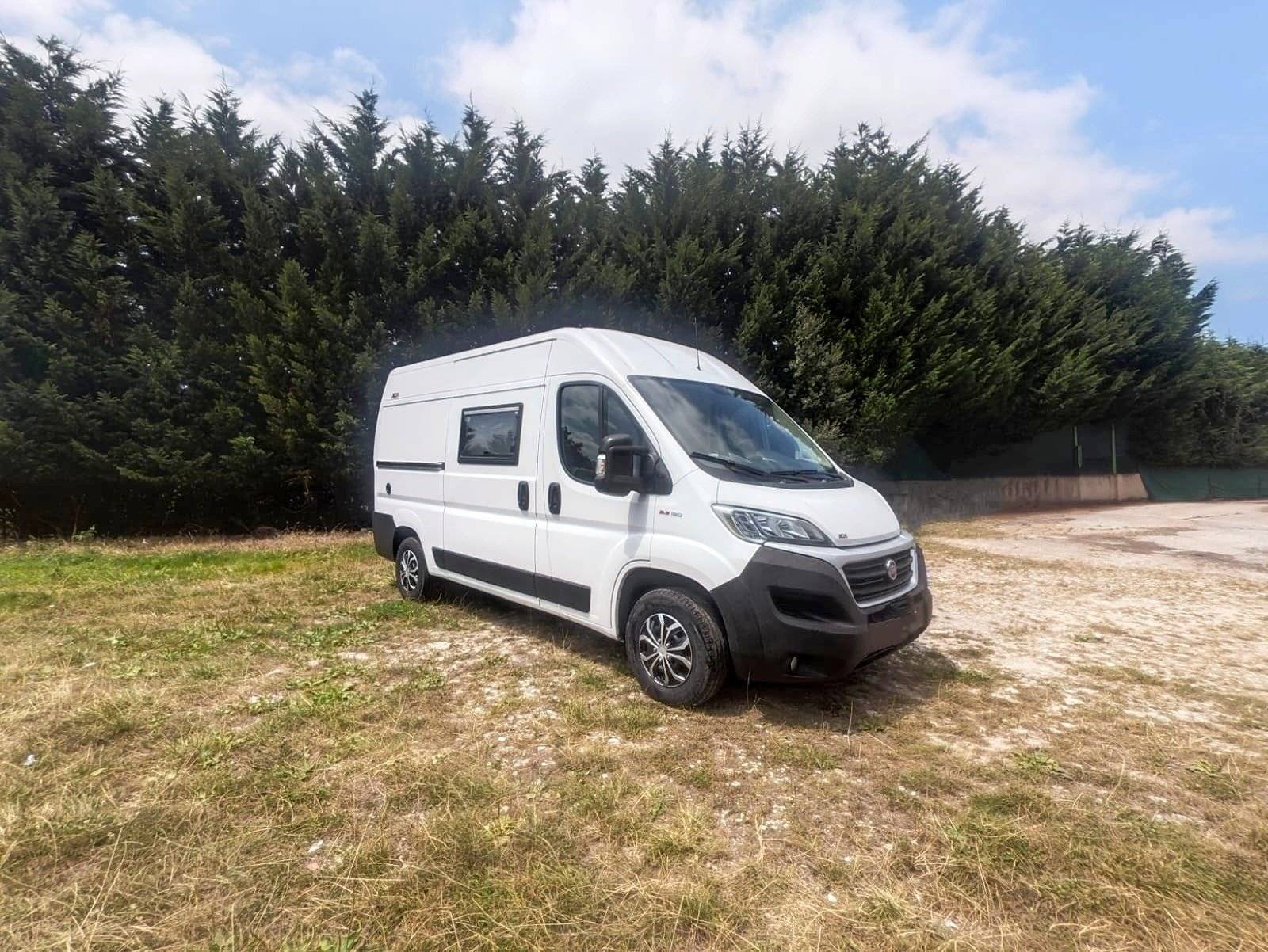 Vista del vehículo ángulo delantero Fiat Ducato 2,3 130 ch - Yescapa