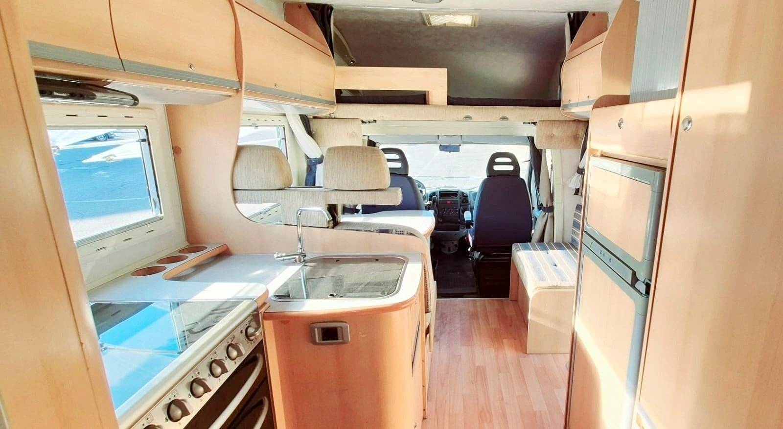 Front view from 3/4 Fiat - Yescapa