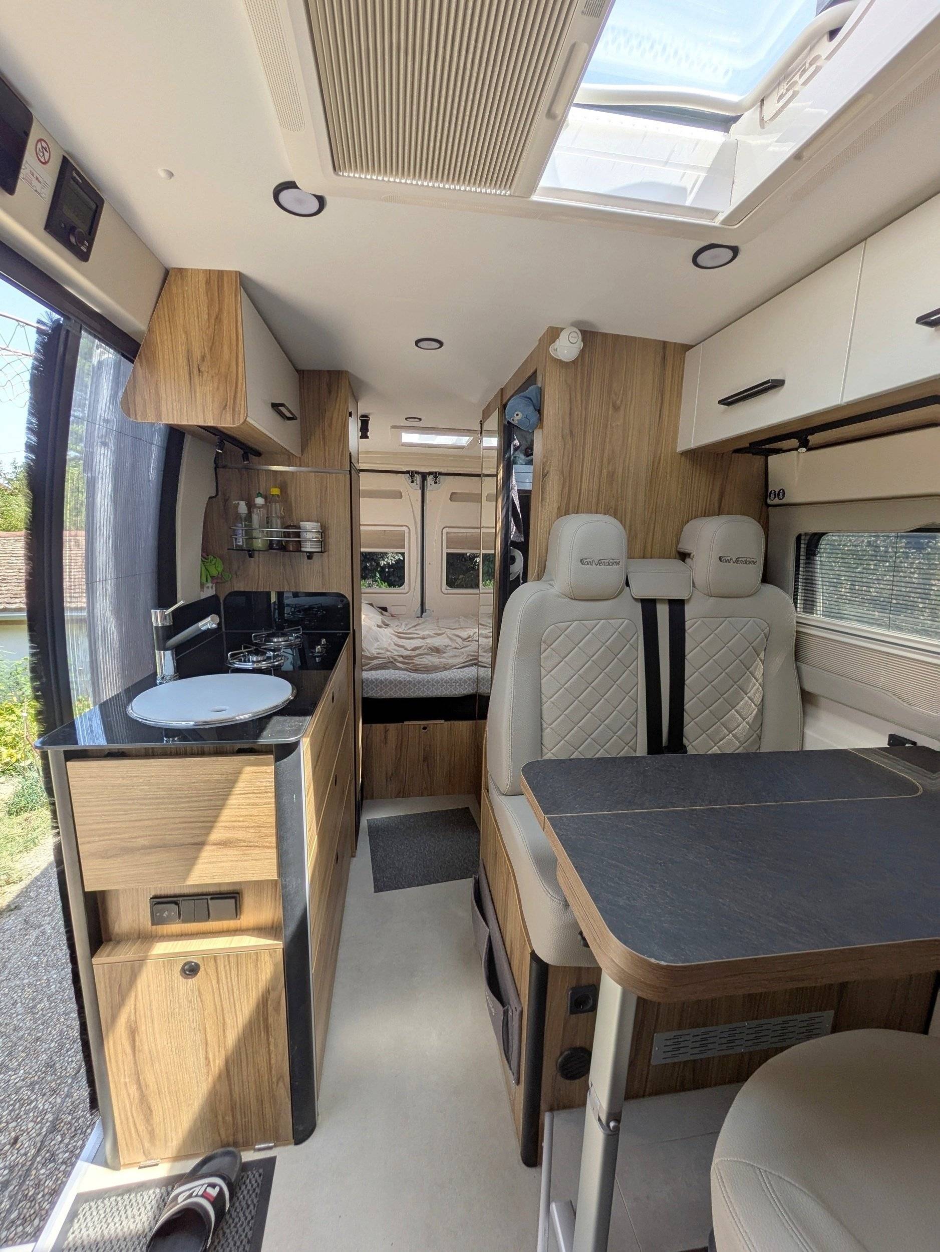 Font Vendôme font vendôme leader camp