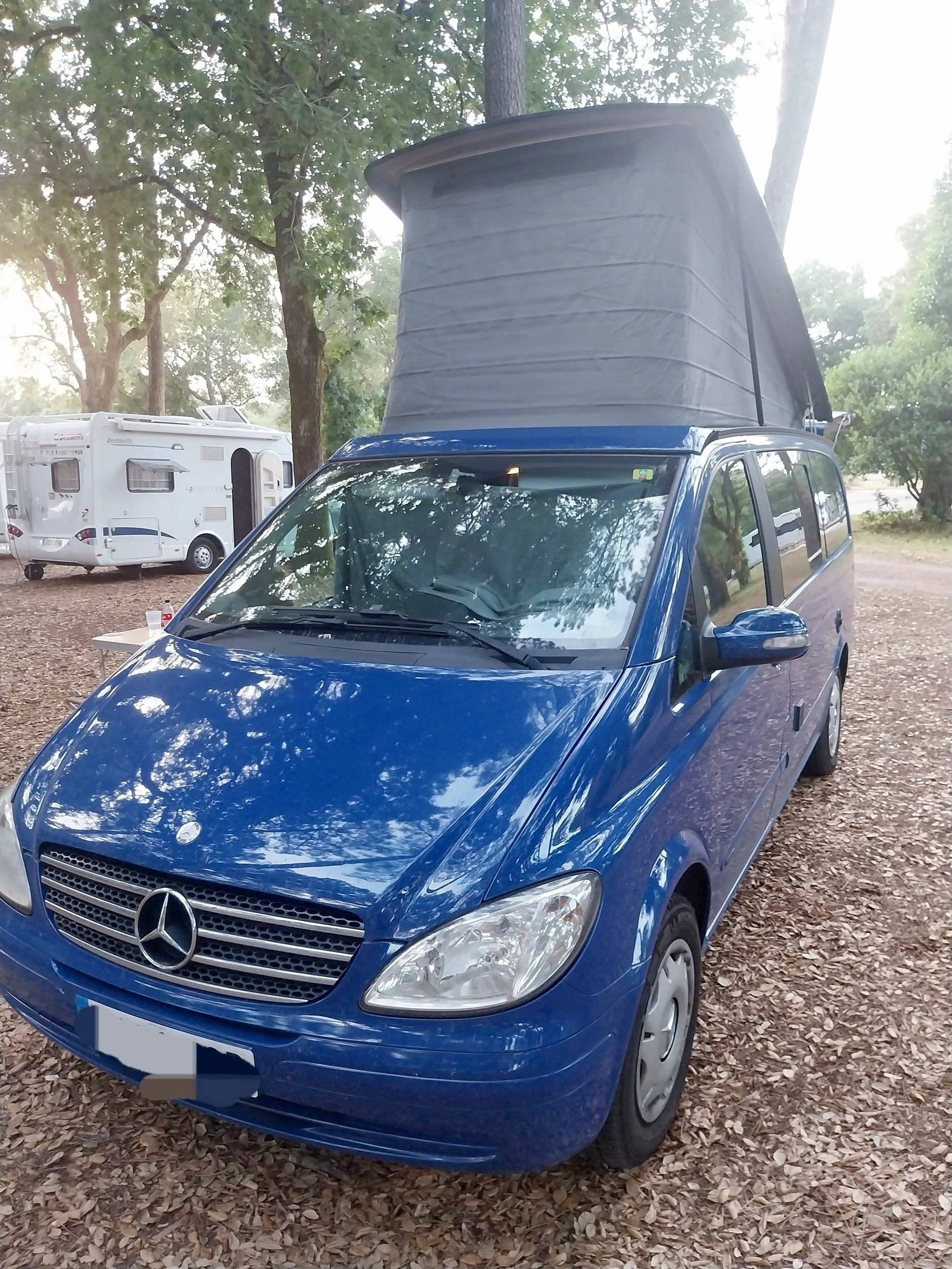 Vista del vehículo ángulo delantero Mercedes 2,2 l CDI 160 ch. - Yescapa