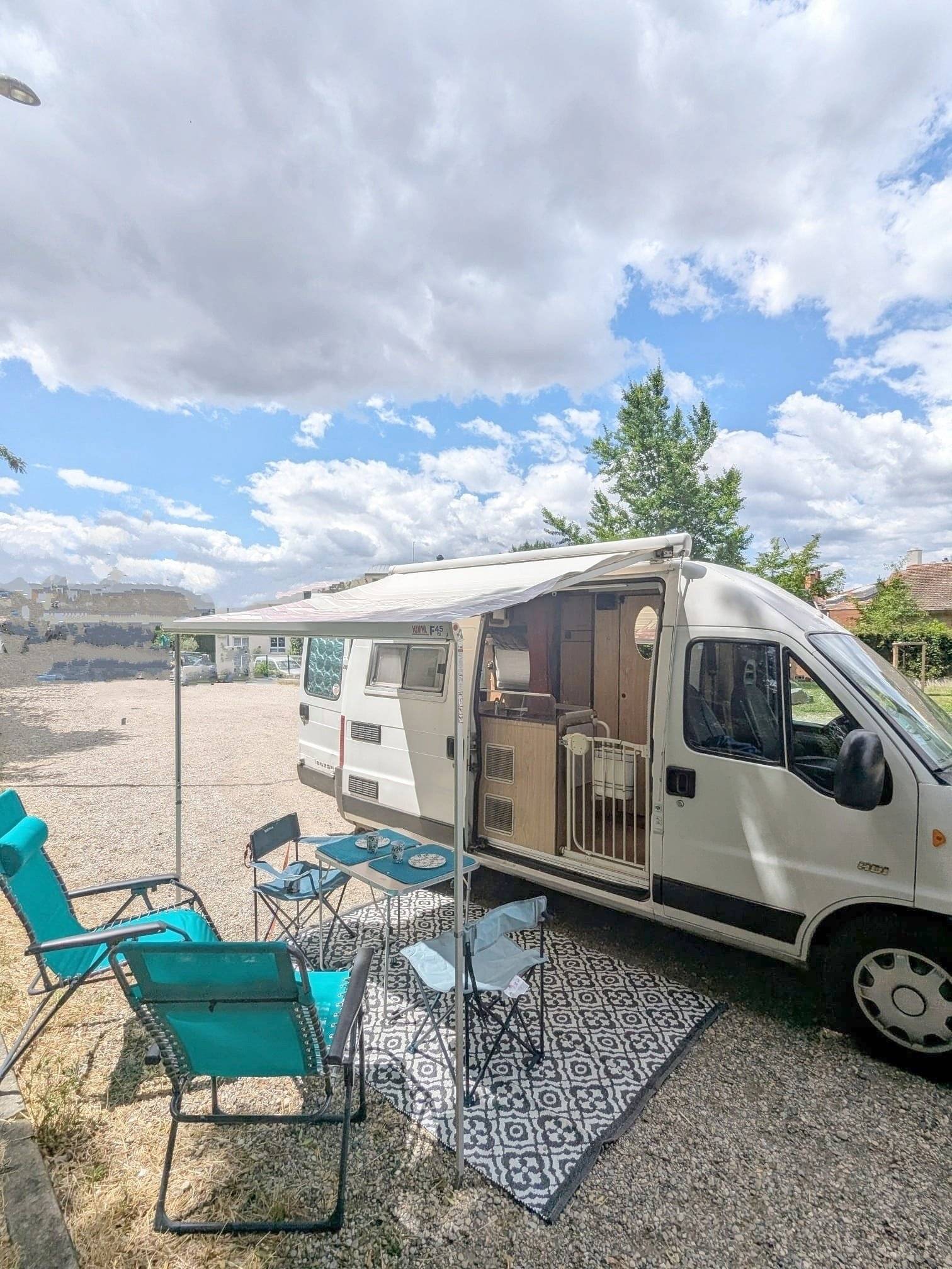 Savignat-Roche Peugeot boxer