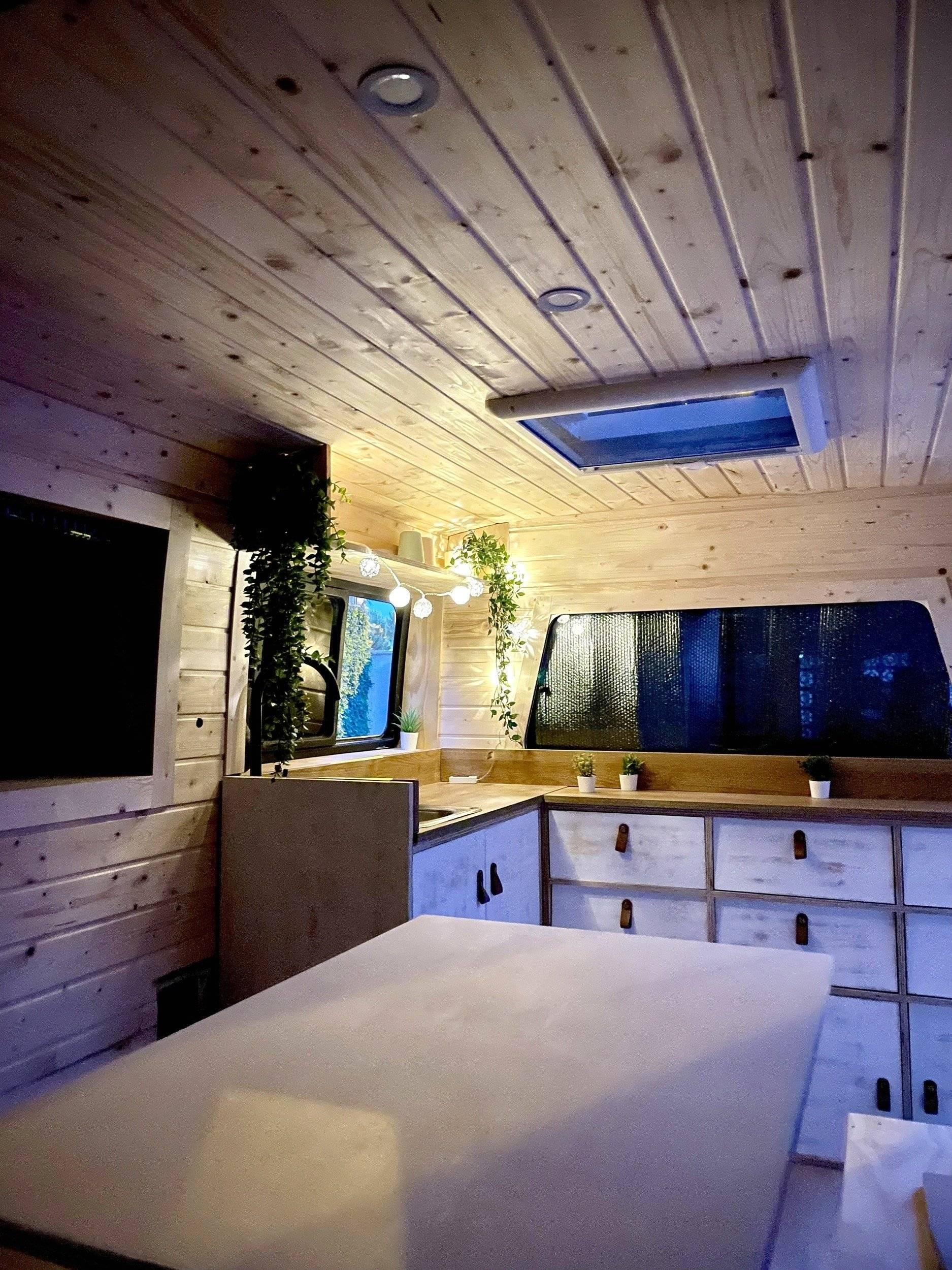 Vista frontale a ¾ Fiat Fiat Ducato Multijet 2.3 130CV - Yescapa