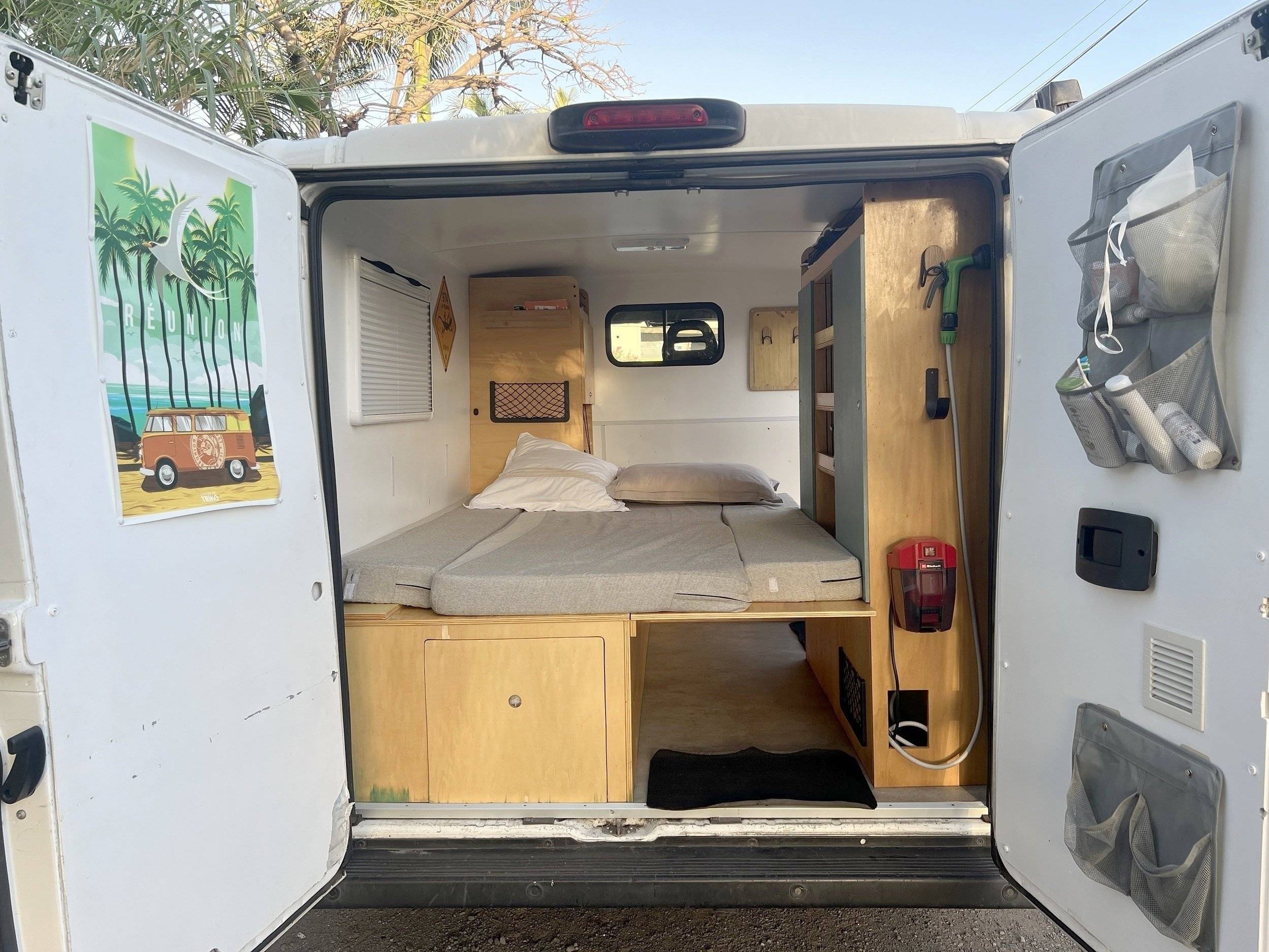 Berth Peugeot Boxer 2.2 BlueHdi - Yescapa