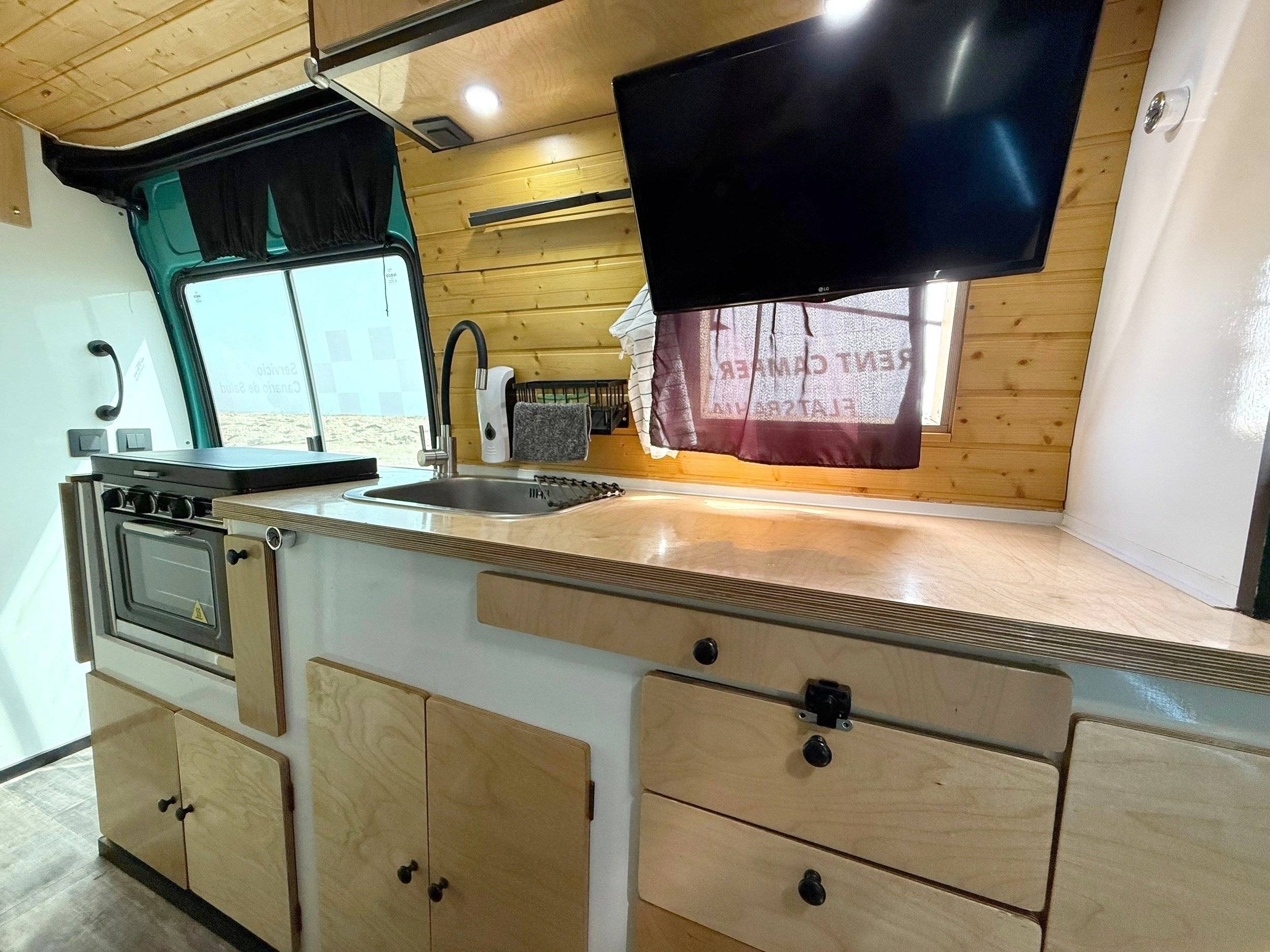 Custo Van Bahía Van – Camper Gran Volumen