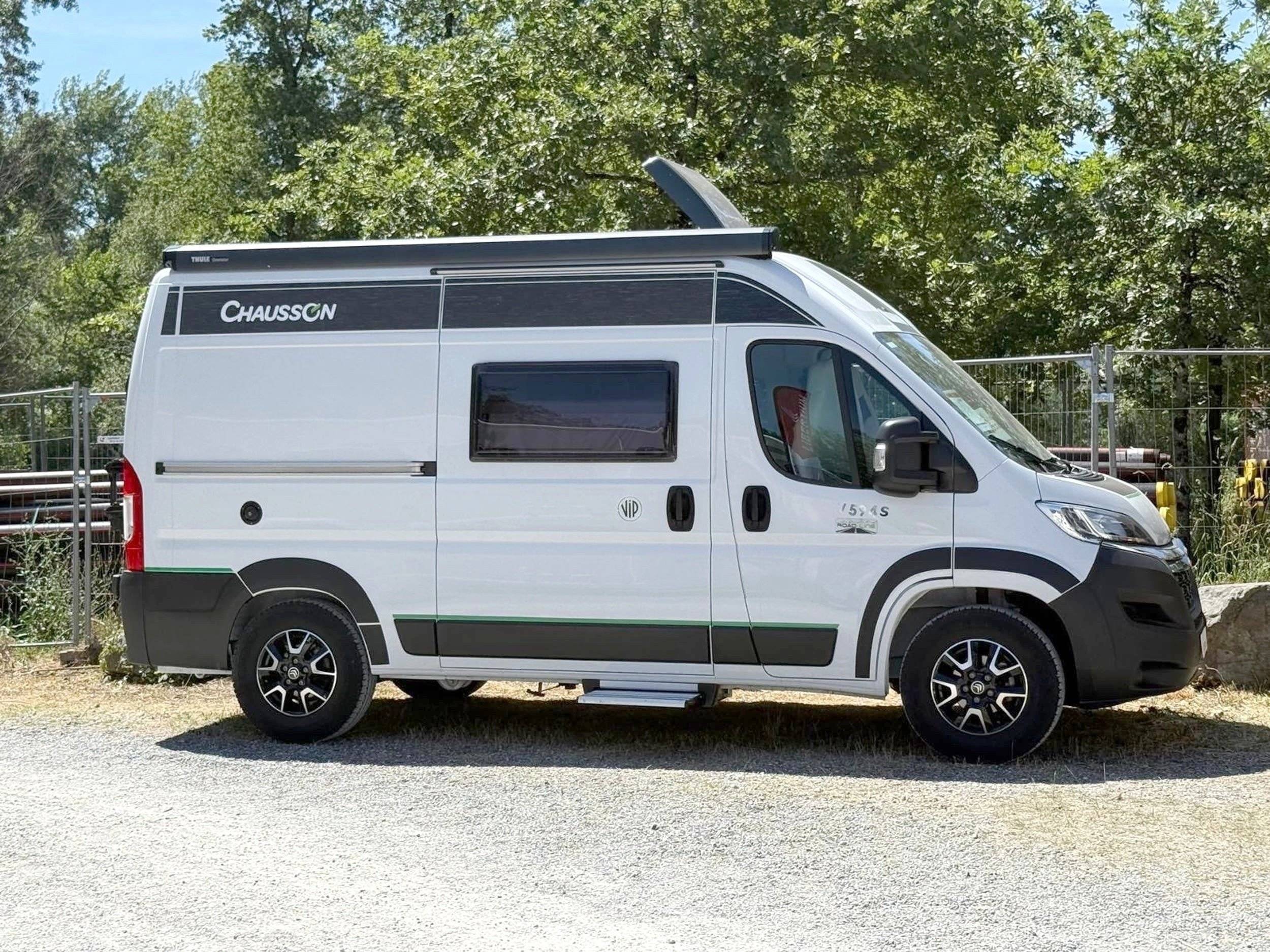 Front view from 3/4 Citroën - Yescapa