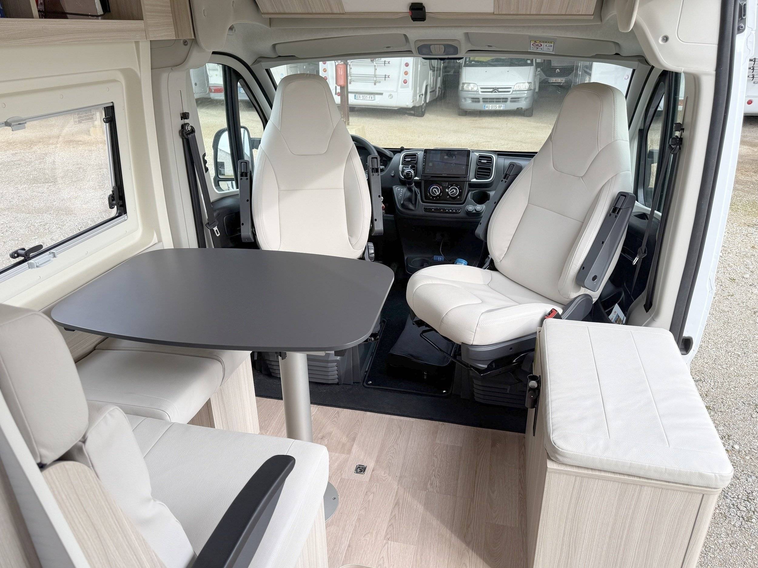 Dining Area Fiat Fiat - Yescapa