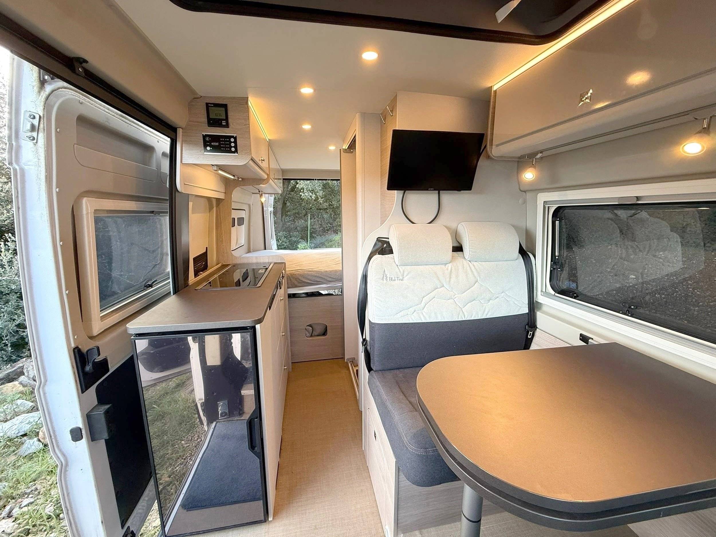 Bürstner CAMPEO C600 BLACK FOREST