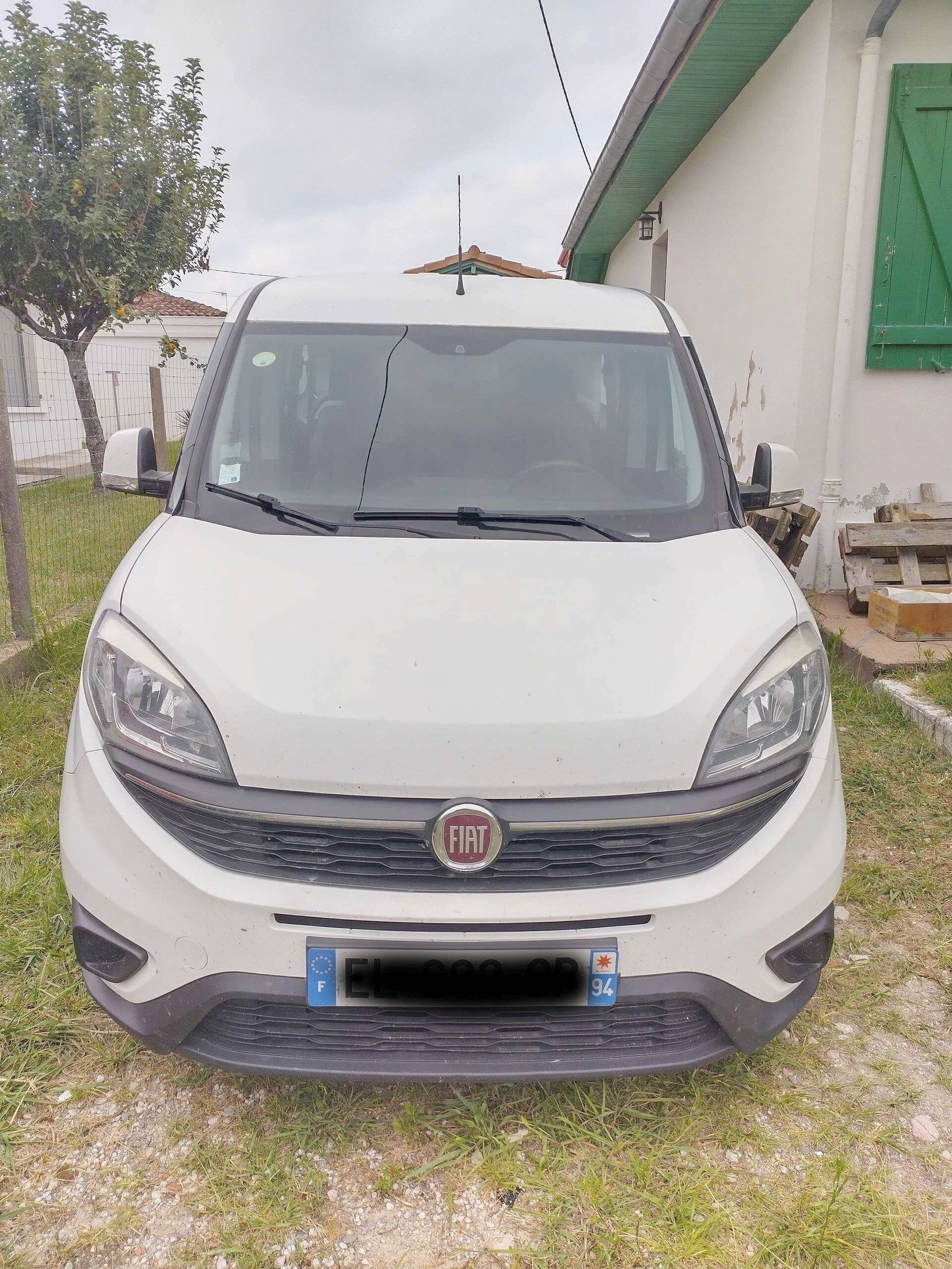 Menjador Fiat Doblo Cargo maxi 1,6l 105 ch - Yescapa