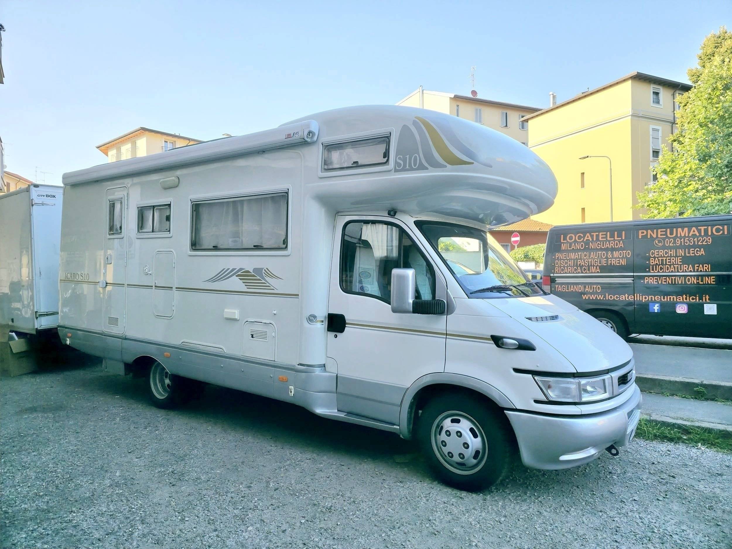 schräge Vorderansicht Iveco Daily 35C15 - Yescapa