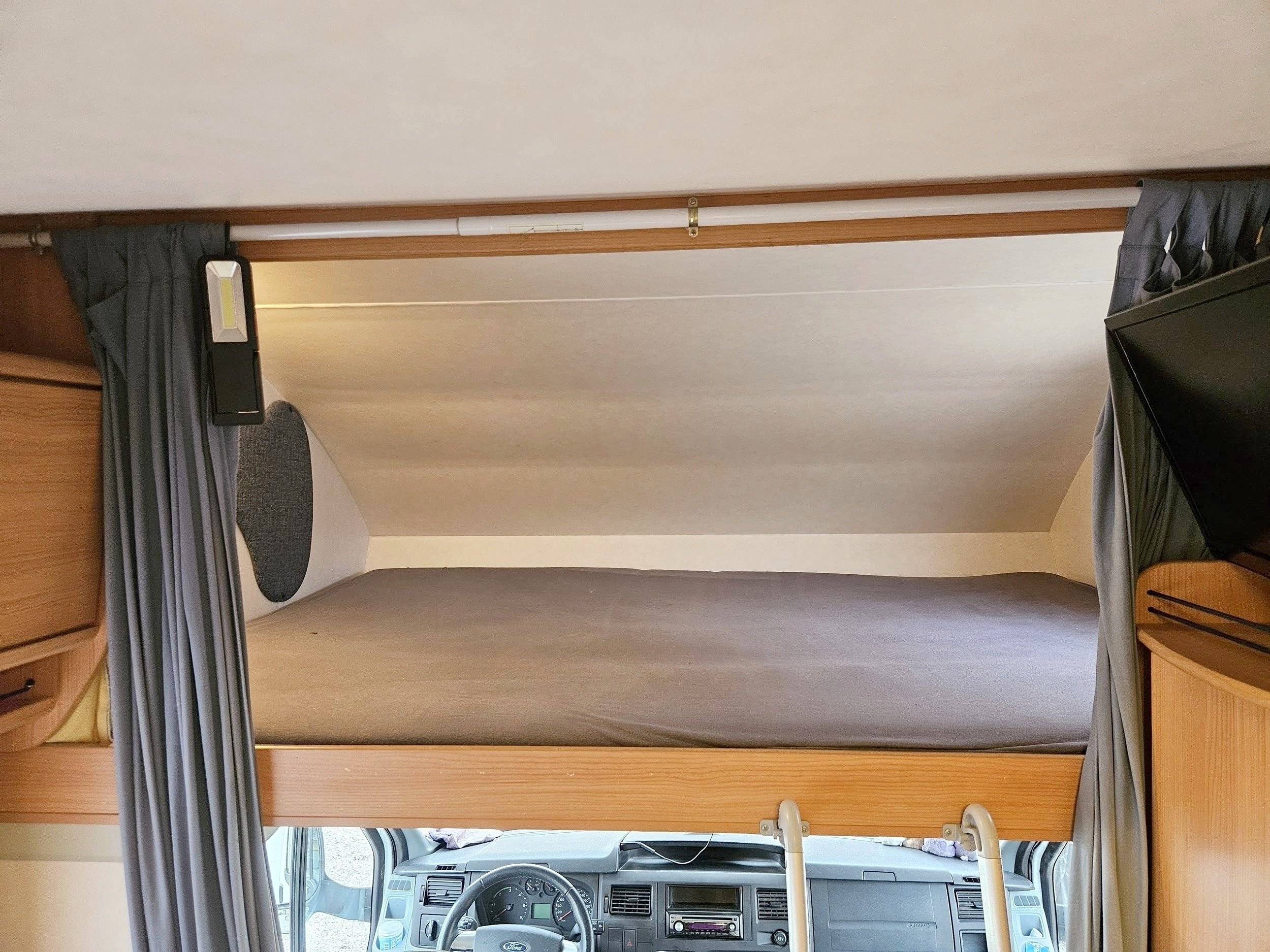 Berth Ford rimor katamarano - Yescapa
