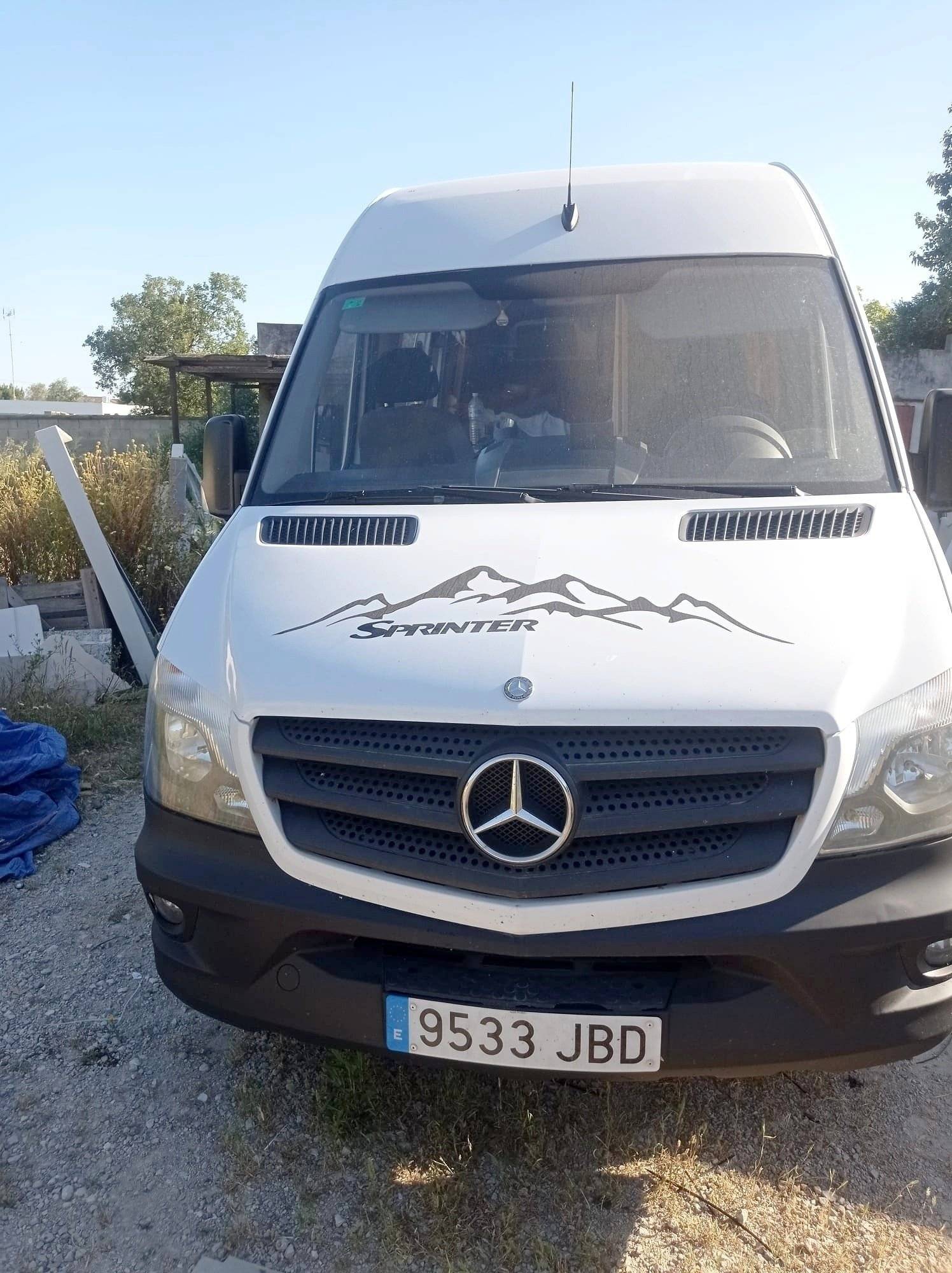 Vista del vehicle angle davanter  - Yescapa