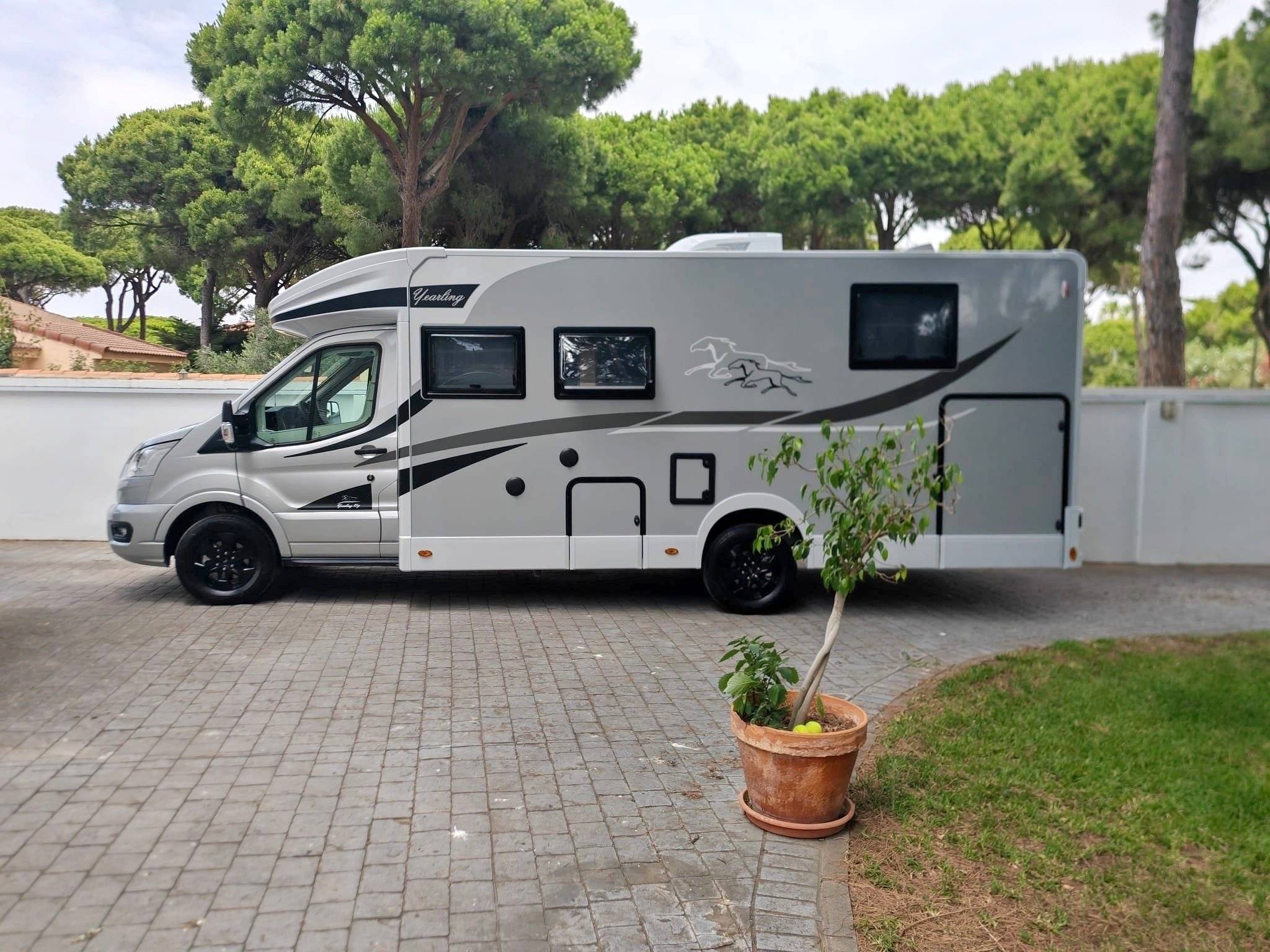 slaapplaatsen Ford - Yescapa