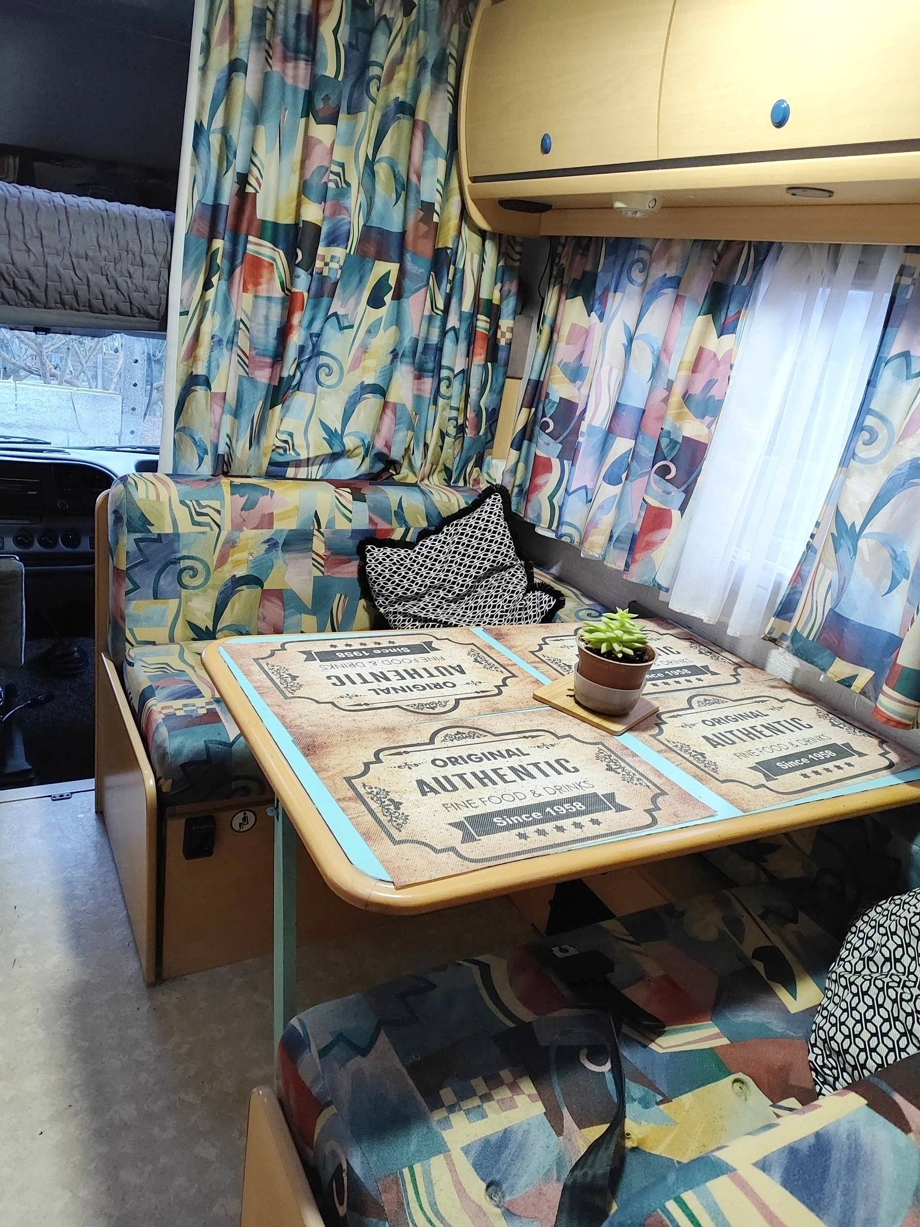 Challenger FORD TRANSIT