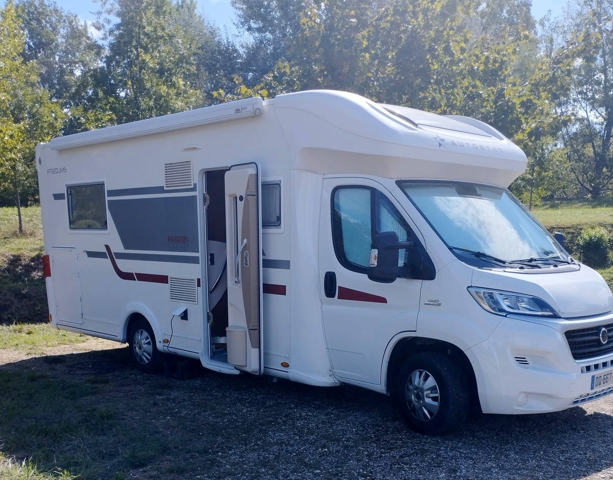 Voorkant 3/4 Fiat Ducato 2,3 130 ch - Yescapa