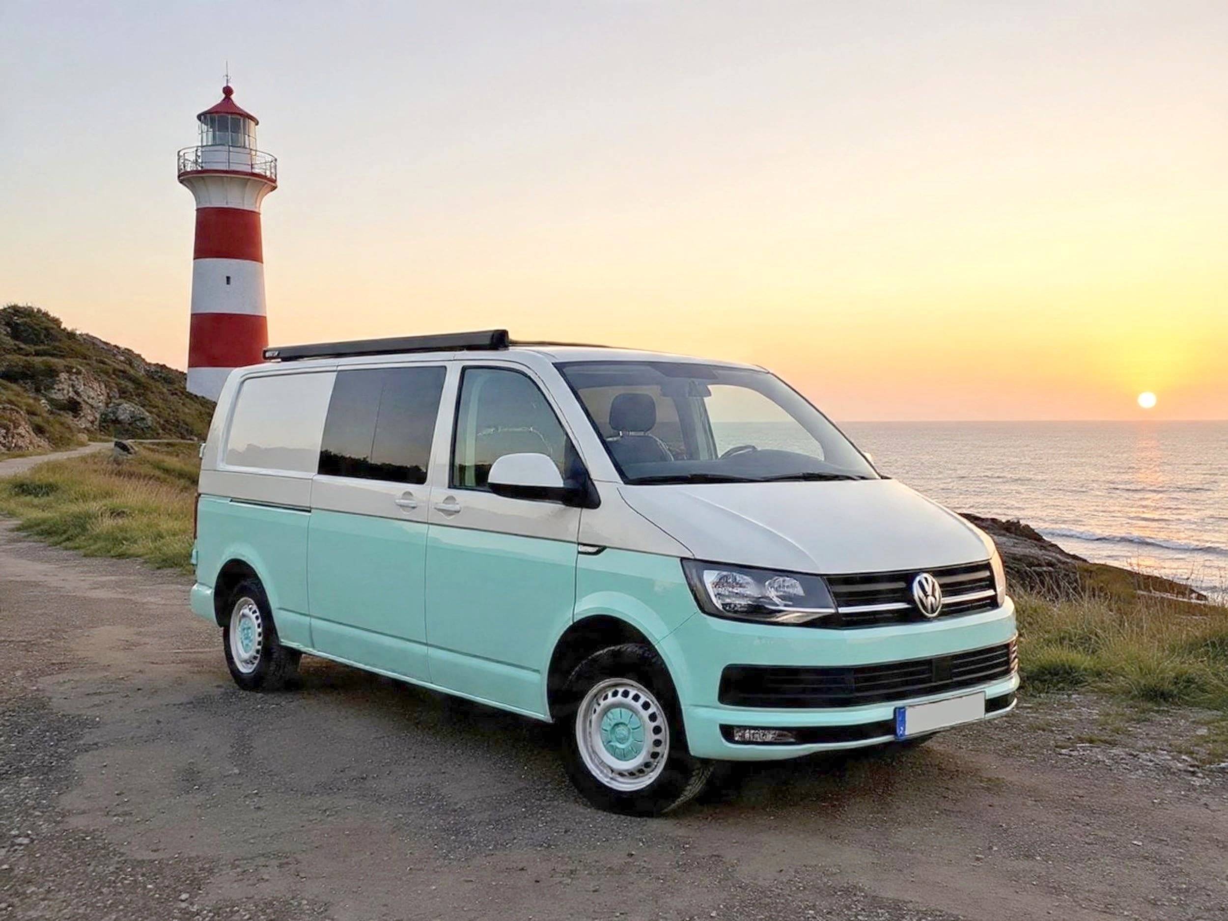 Vista del vehículo ángulo delantero Volkswagen T6 2,0 l 102 ch - Yescapa