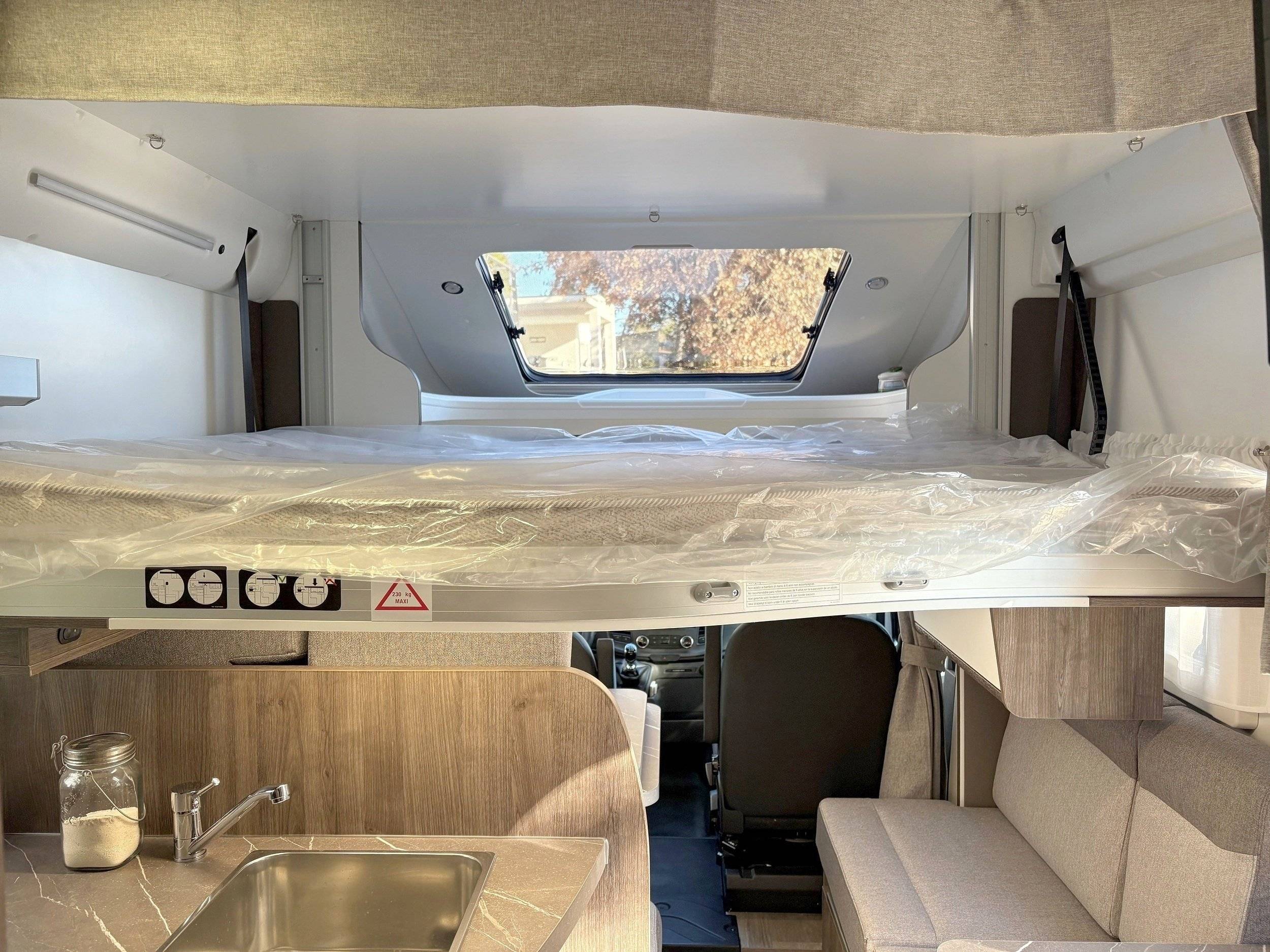 Couchages Ford Transit 170 cv - Yescapa