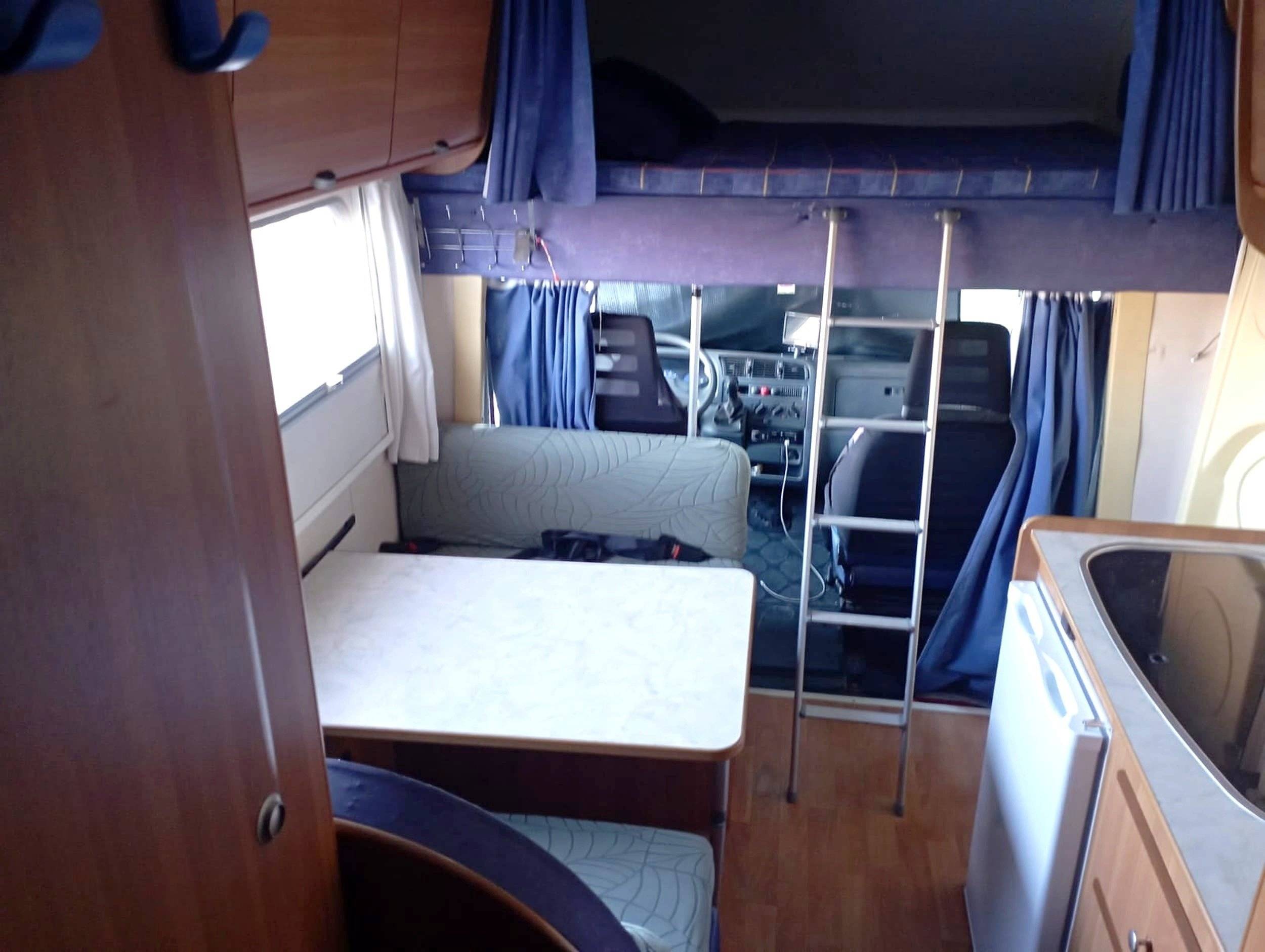 Dining Area Fiat Fiat ducato  CAMPER - Yescapa
