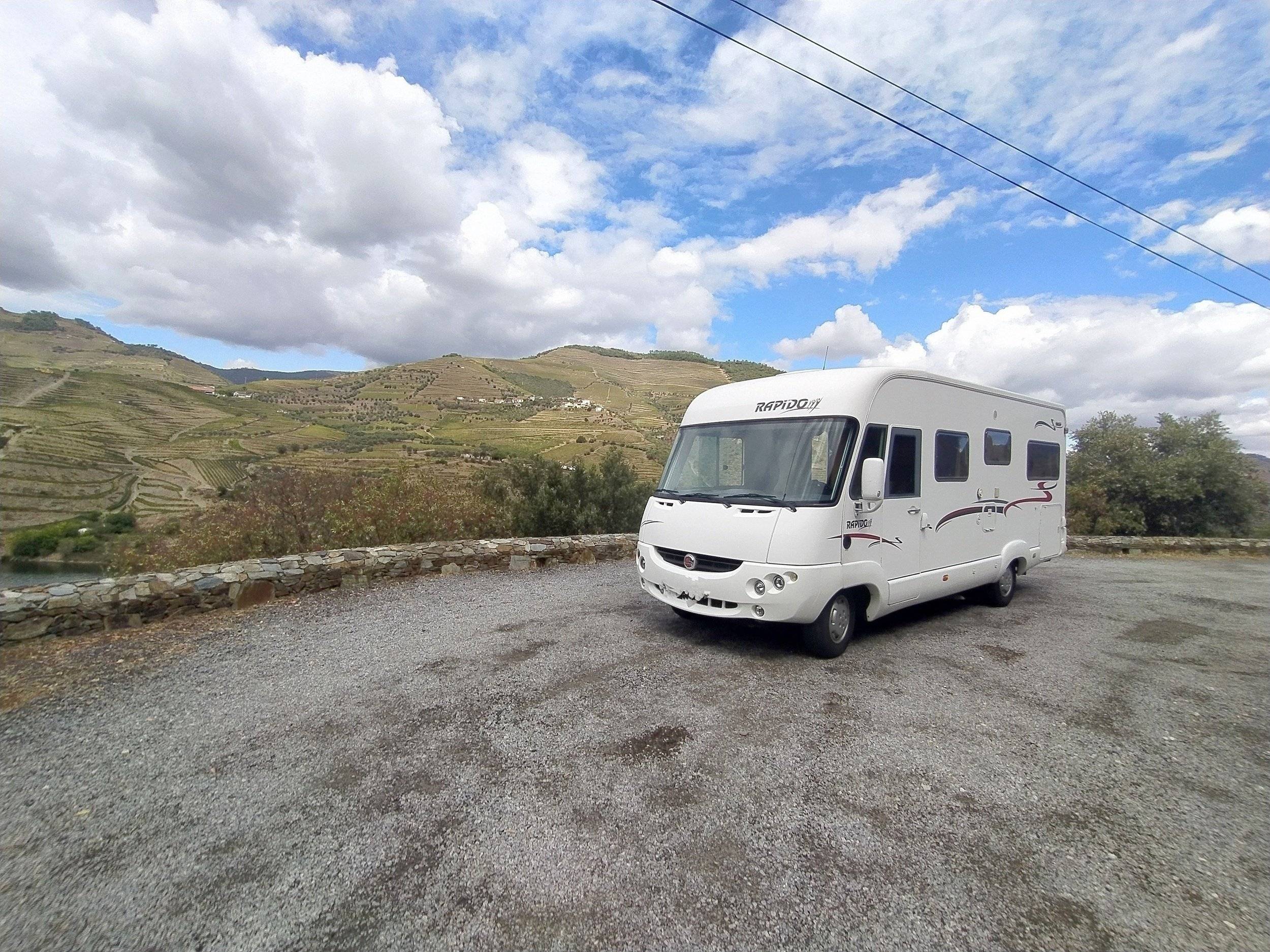 Vista frontale a ¾ Fiat Ducato 2,3 l 148 ch/Al-Ko - Yescapa