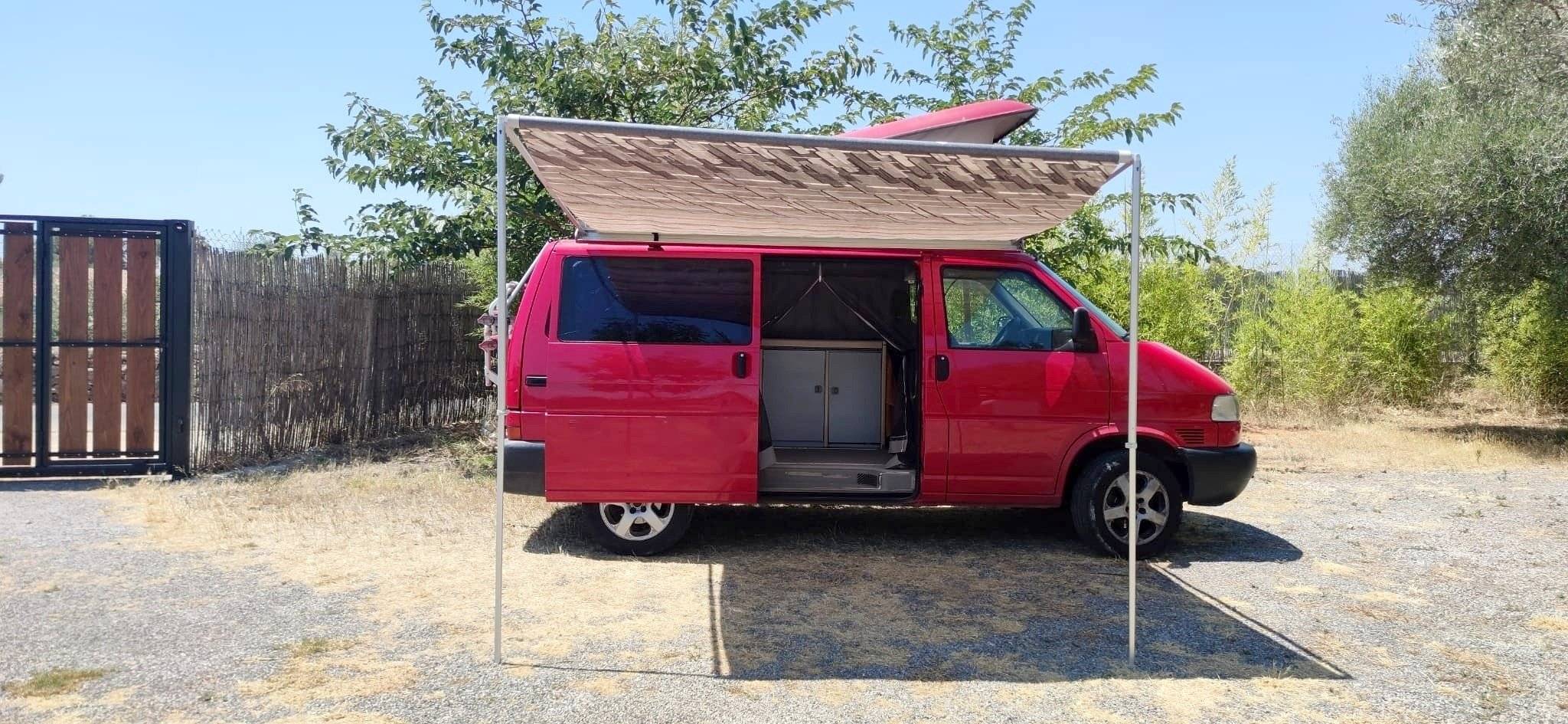 schräge Vorderansicht Volkswagen California T4 2.5 TDI 102cv - Yescapa