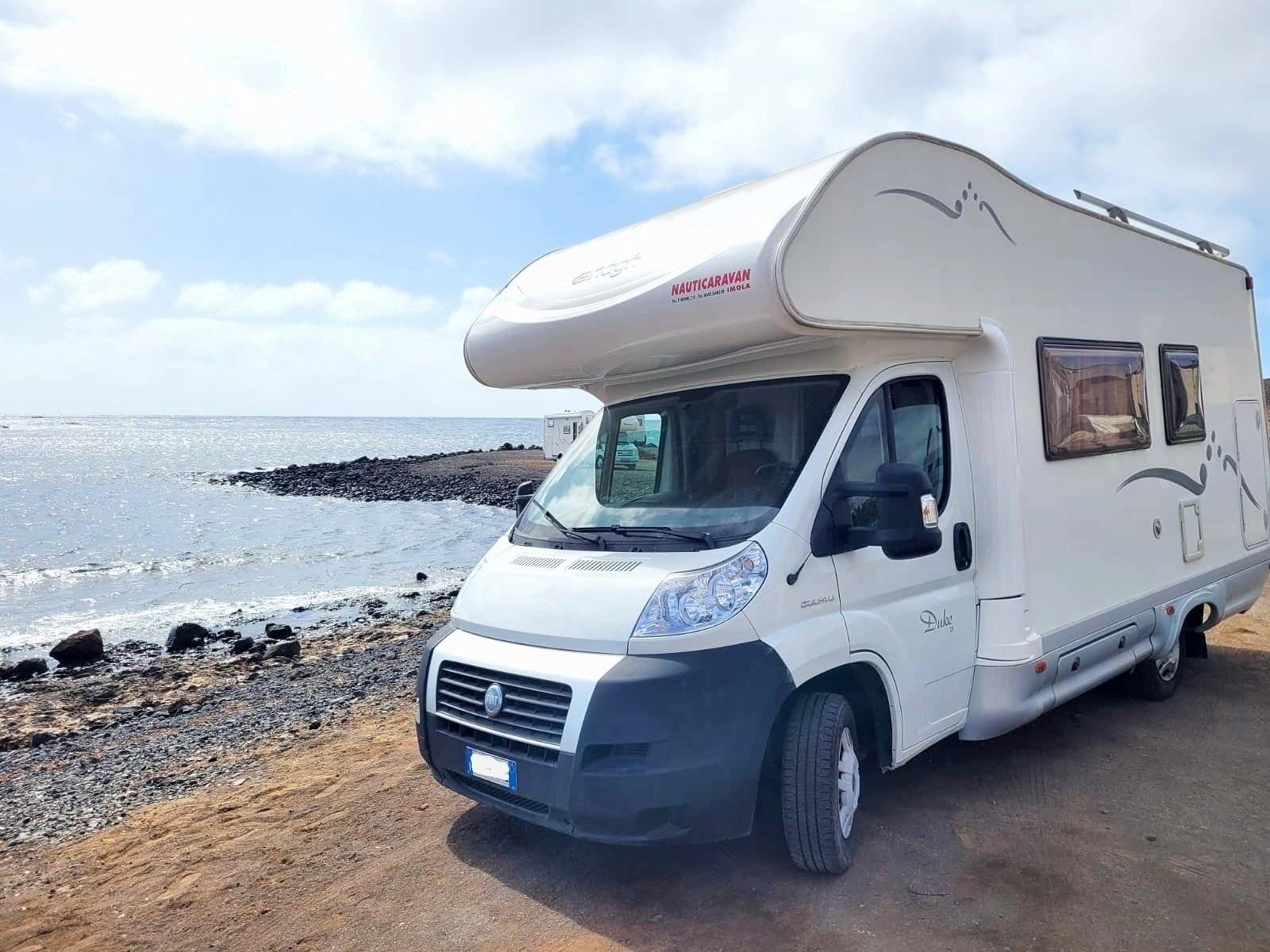 Voorkant 3/4 Fiat Ducato - Yescapa