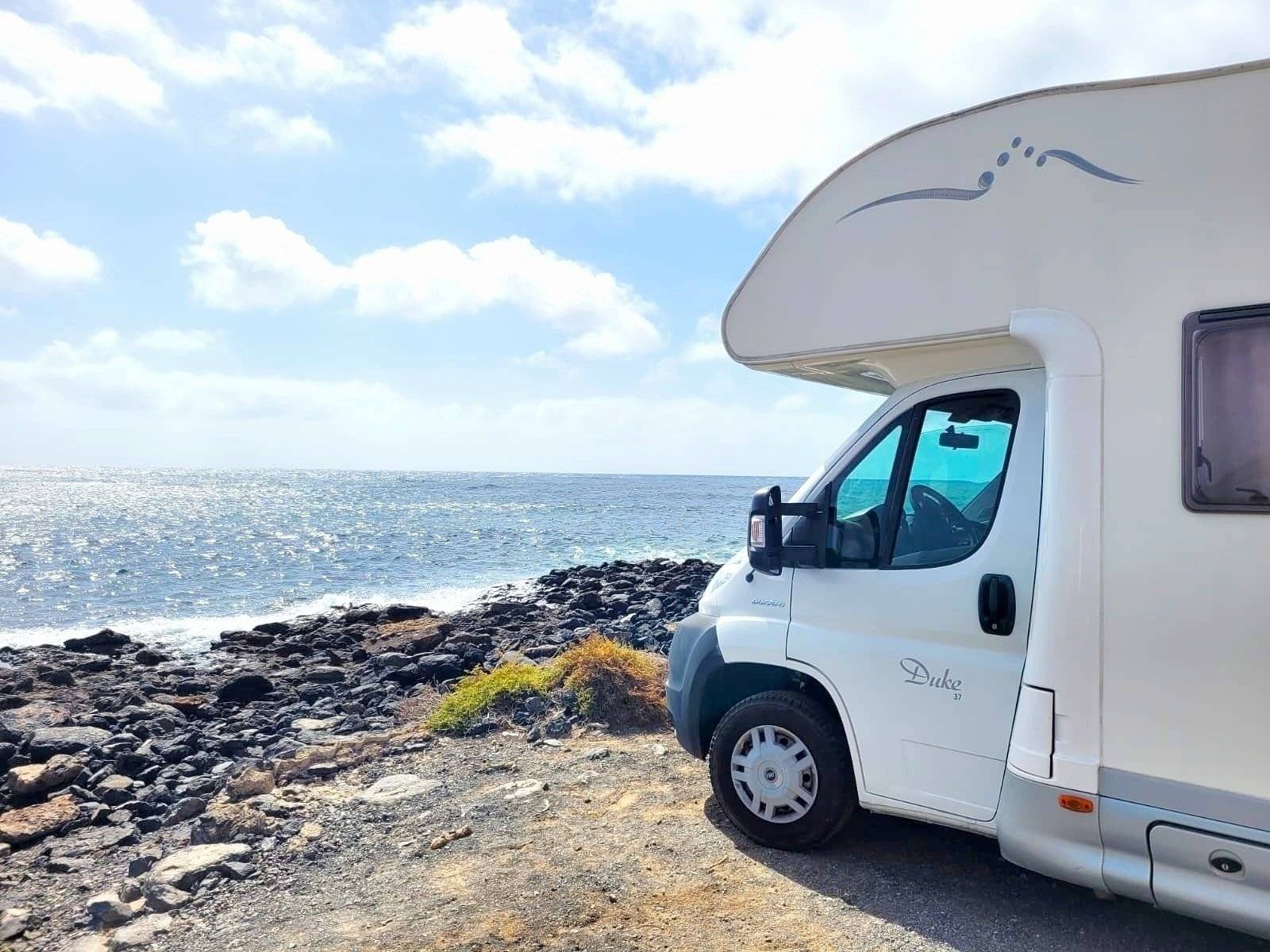 Vue avant de 3/4 Fiat Ducato - Yescapa