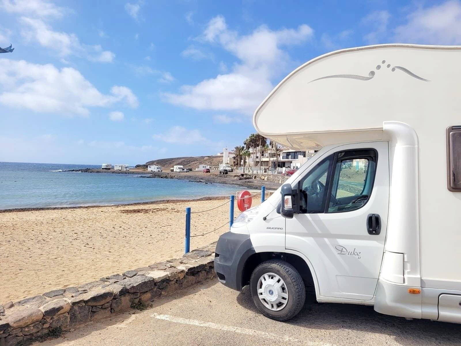 Front view from 3/4 Fiat Ducato - Yescapa