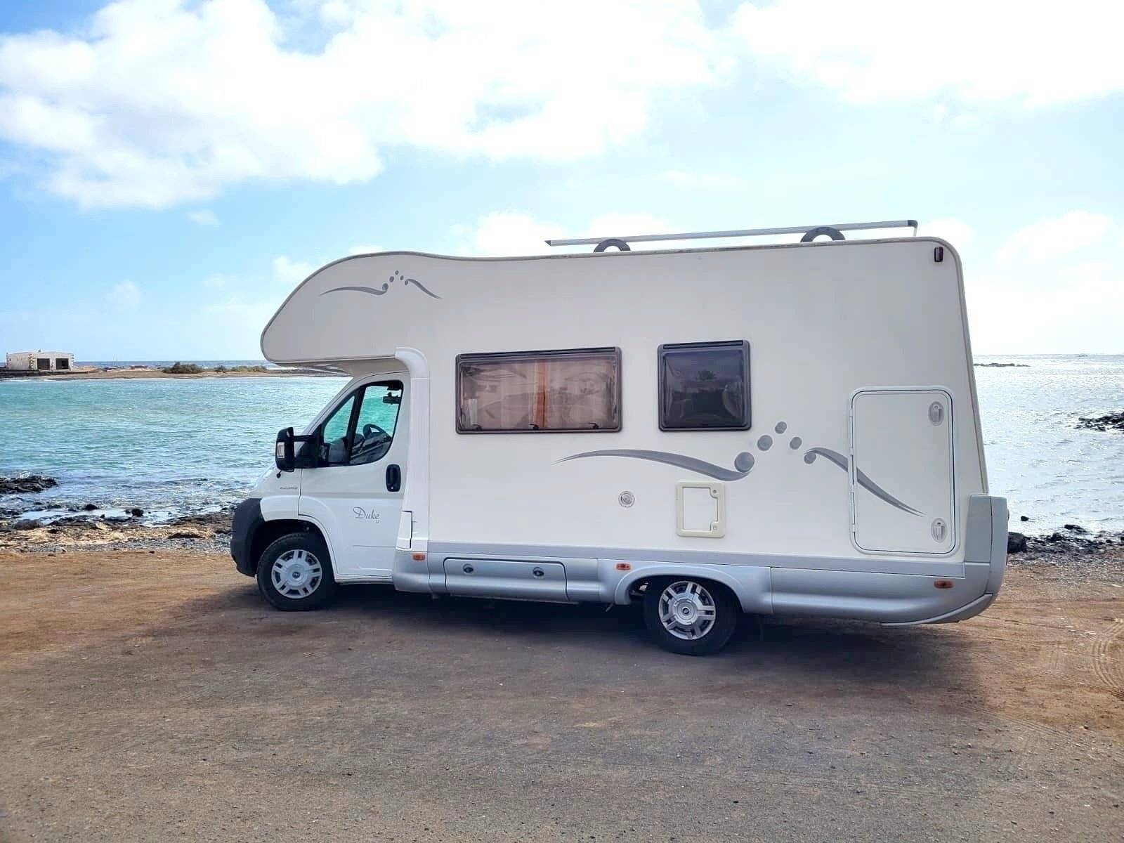 schräge Vorderansicht Fiat Ducato - Yescapa