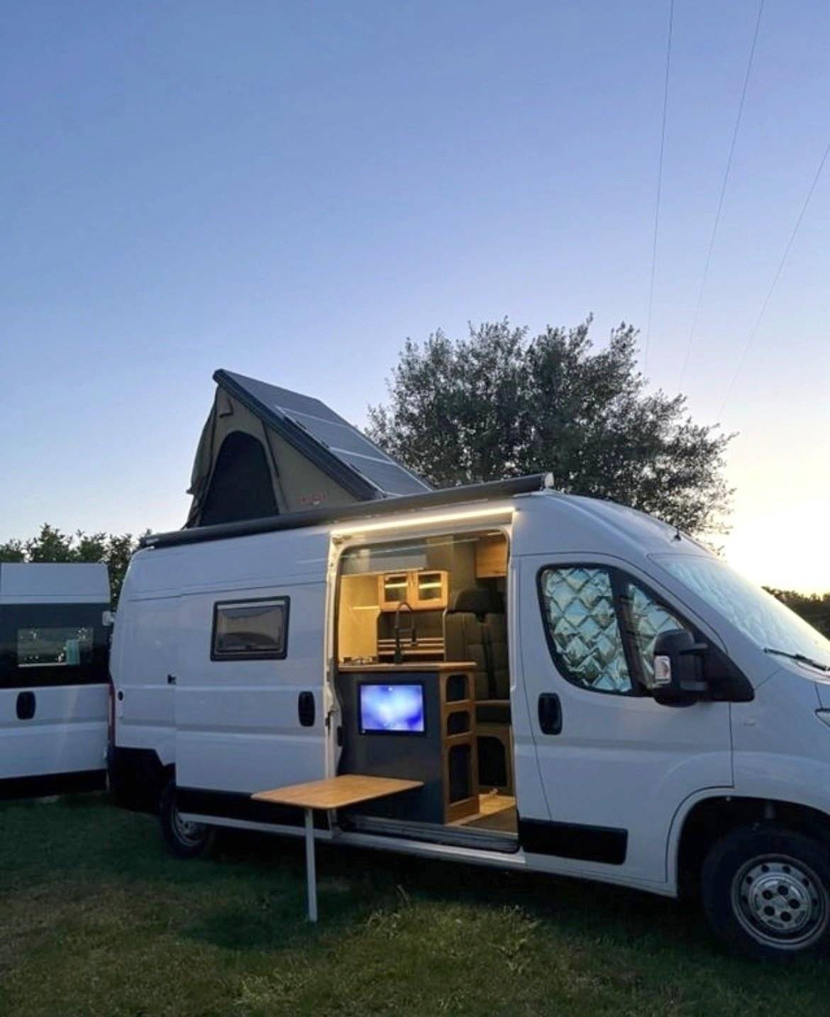 Vista del vehículo ángulo delantero Fiat Ducato - Yescapa