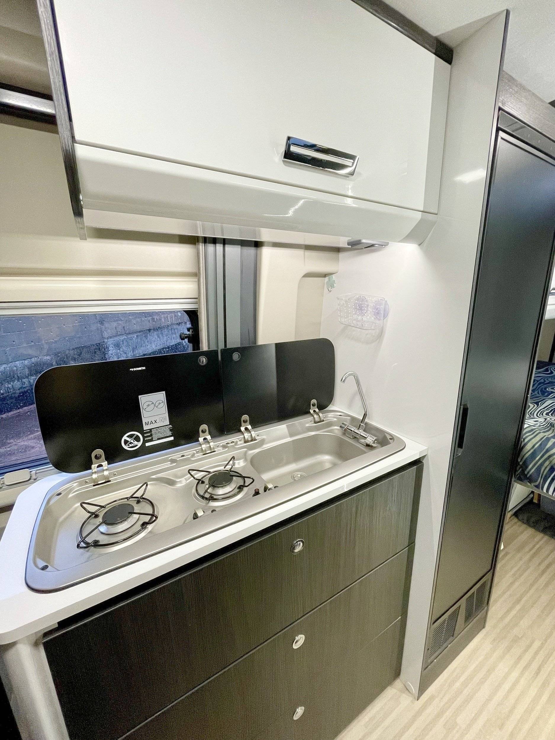 Benimar Benivan B144