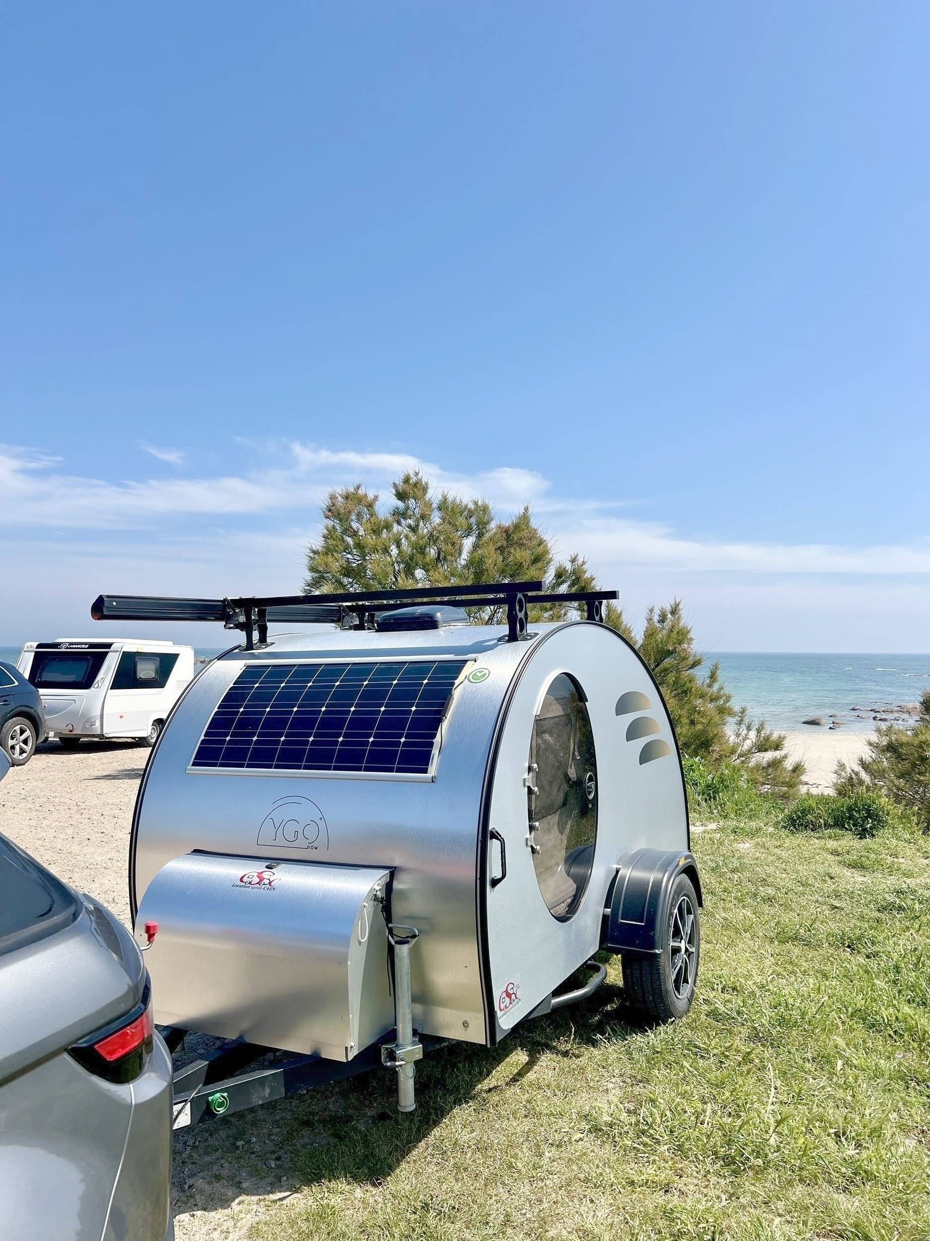 Vista frontale a ¾ Caravan  Caravane - Yescapa