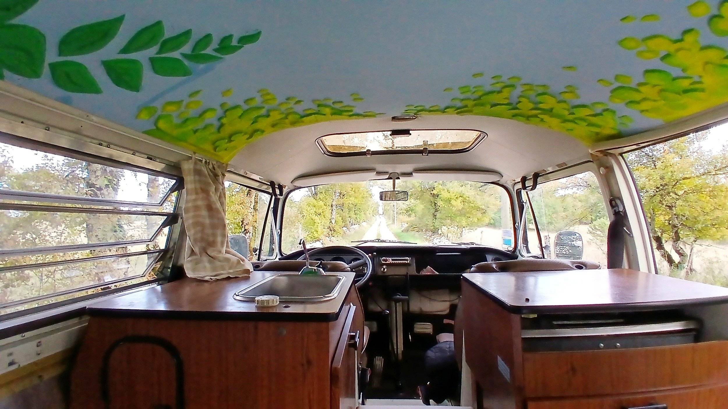 Driver's compartment Volkswagen Combi T2B - Yescapa