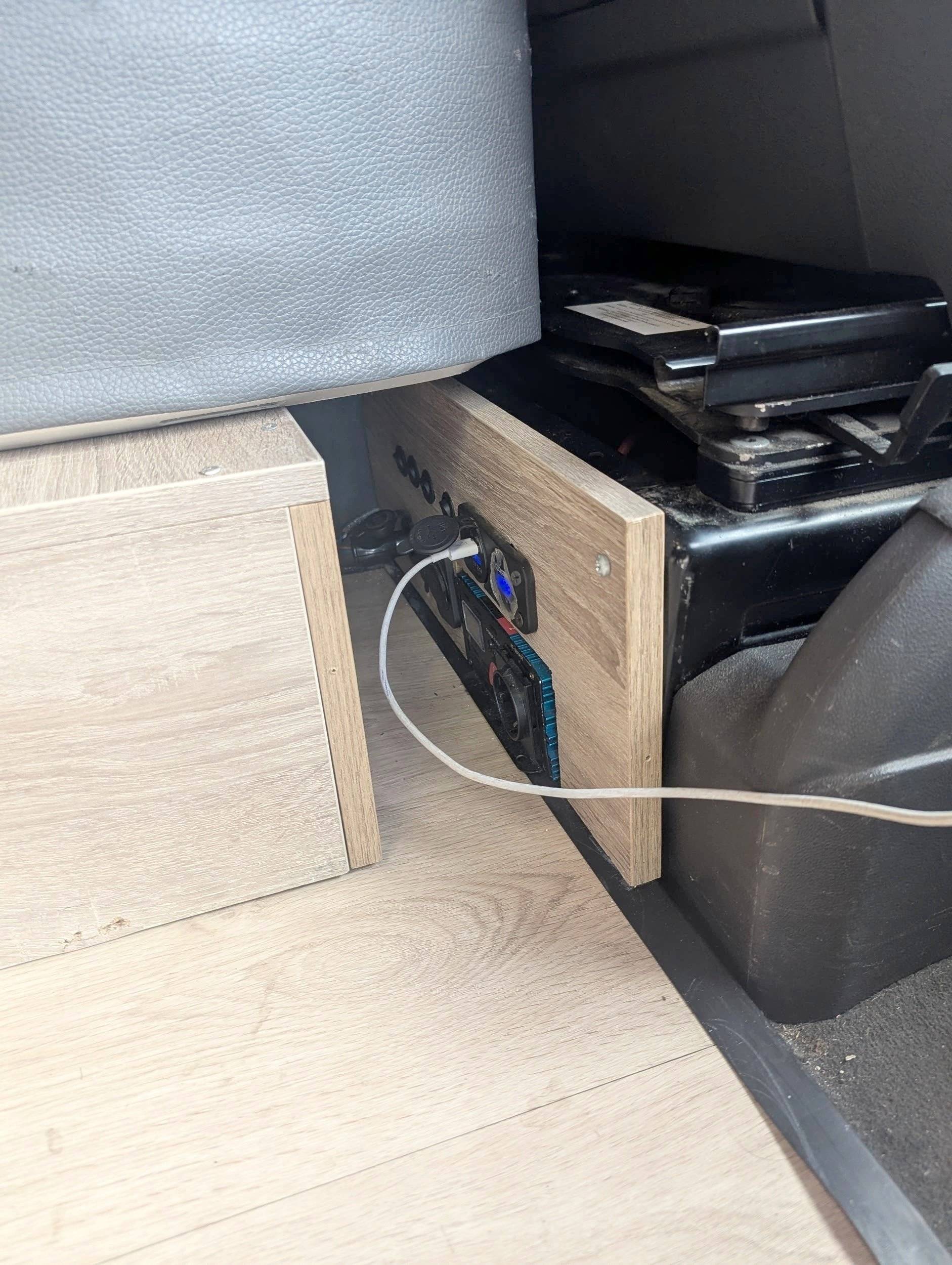 Adria T5 2,5 l 102 ch