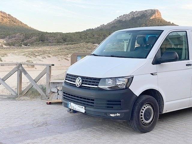 Vue avant de 3/4 Volkswagen Volkswagen T6 - Yescapa