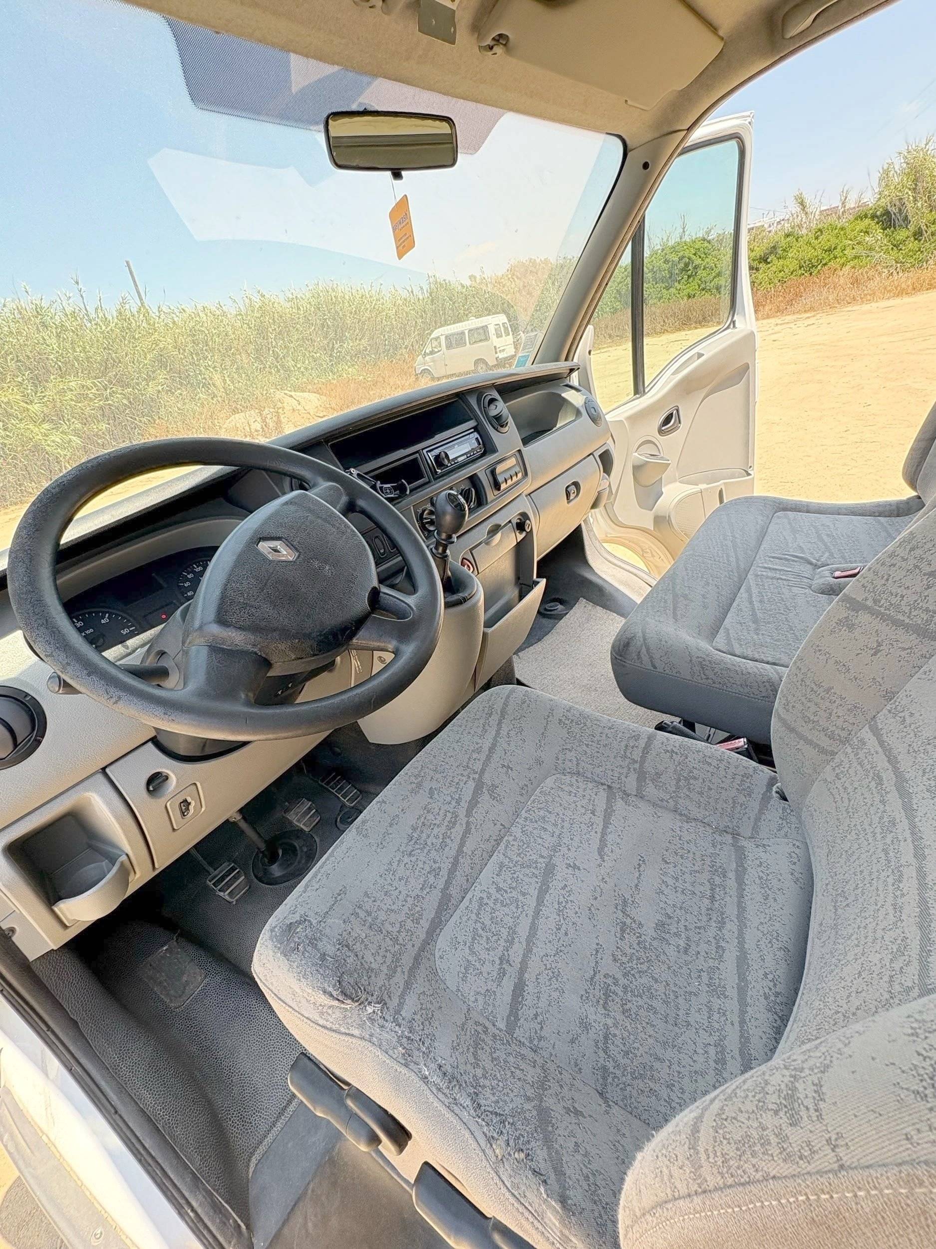 Plazas en cama Renault Master 2,5 l dCi 120 ch. - Yescapa