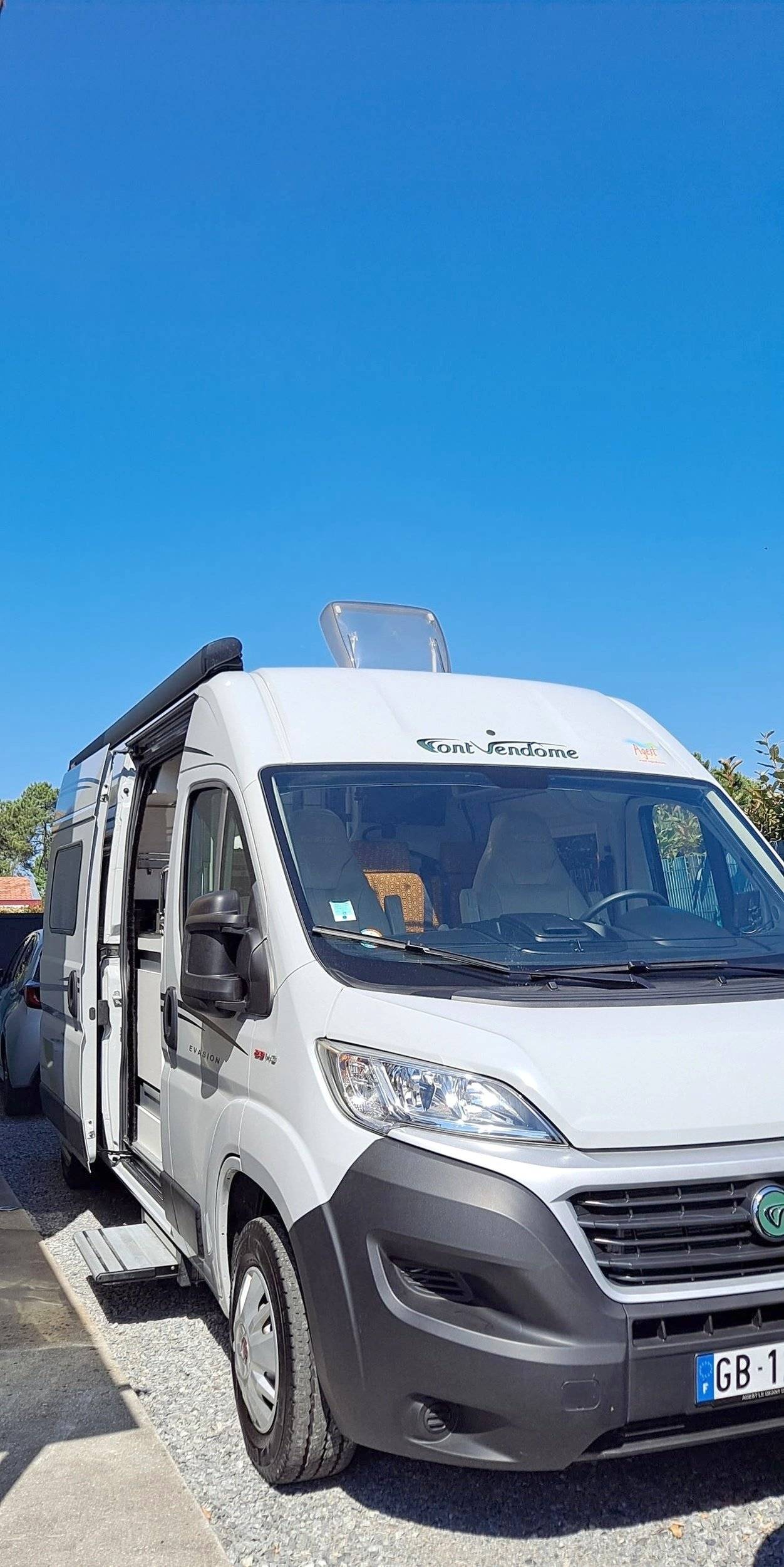 Font Vendôme Leadervan Duo