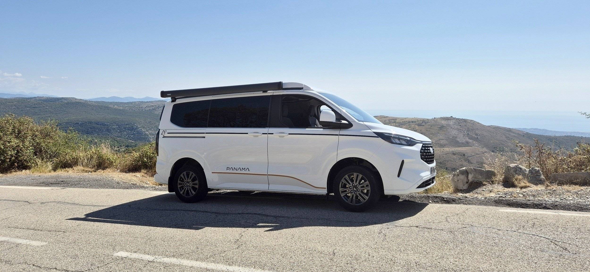 Location de Camping Cars et Vans Alpes Maritimes Yescapa