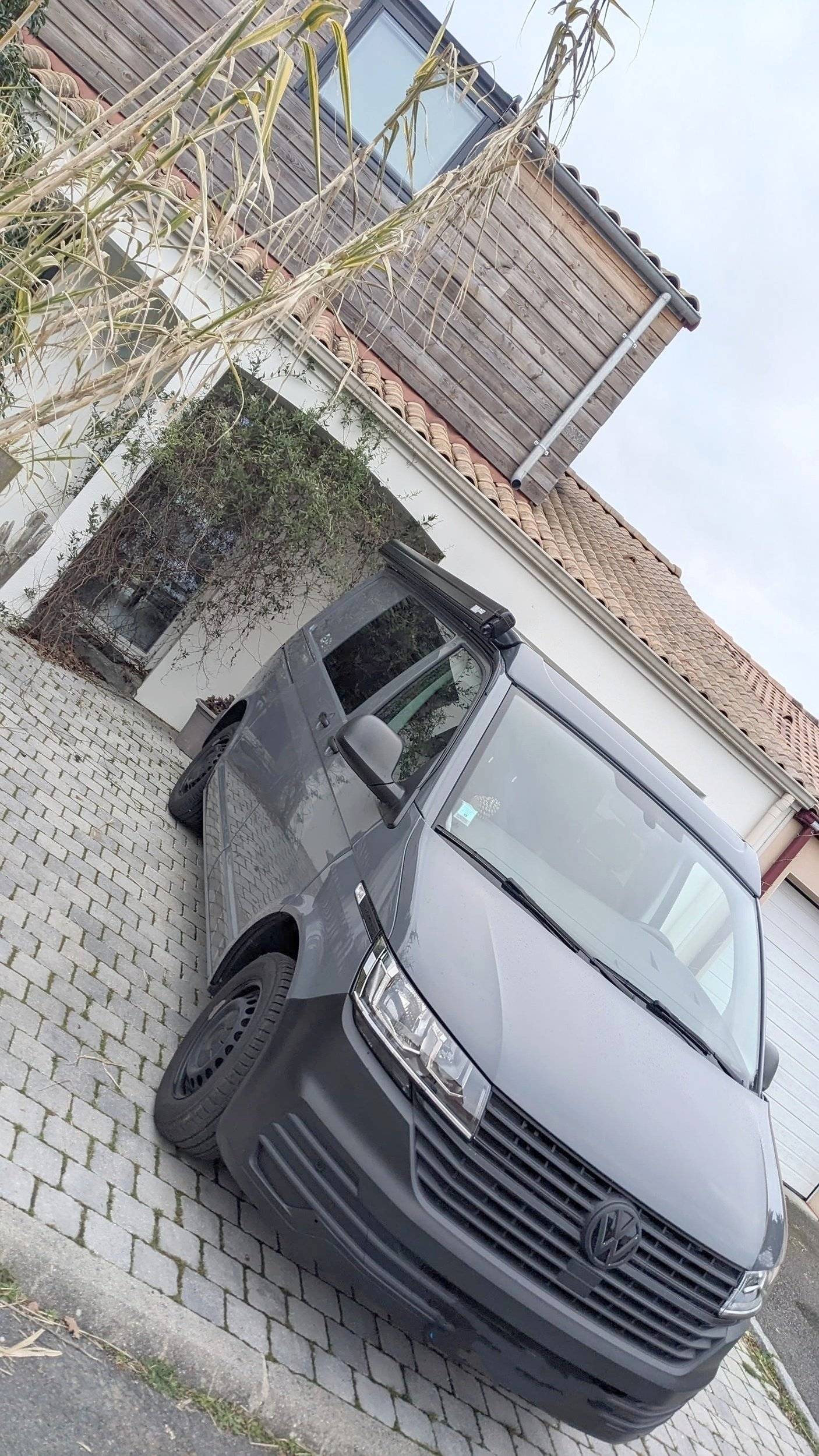 Voorkant 3/4 Volkswagen Transporter T6 2,0 l 150ch - Yescapa