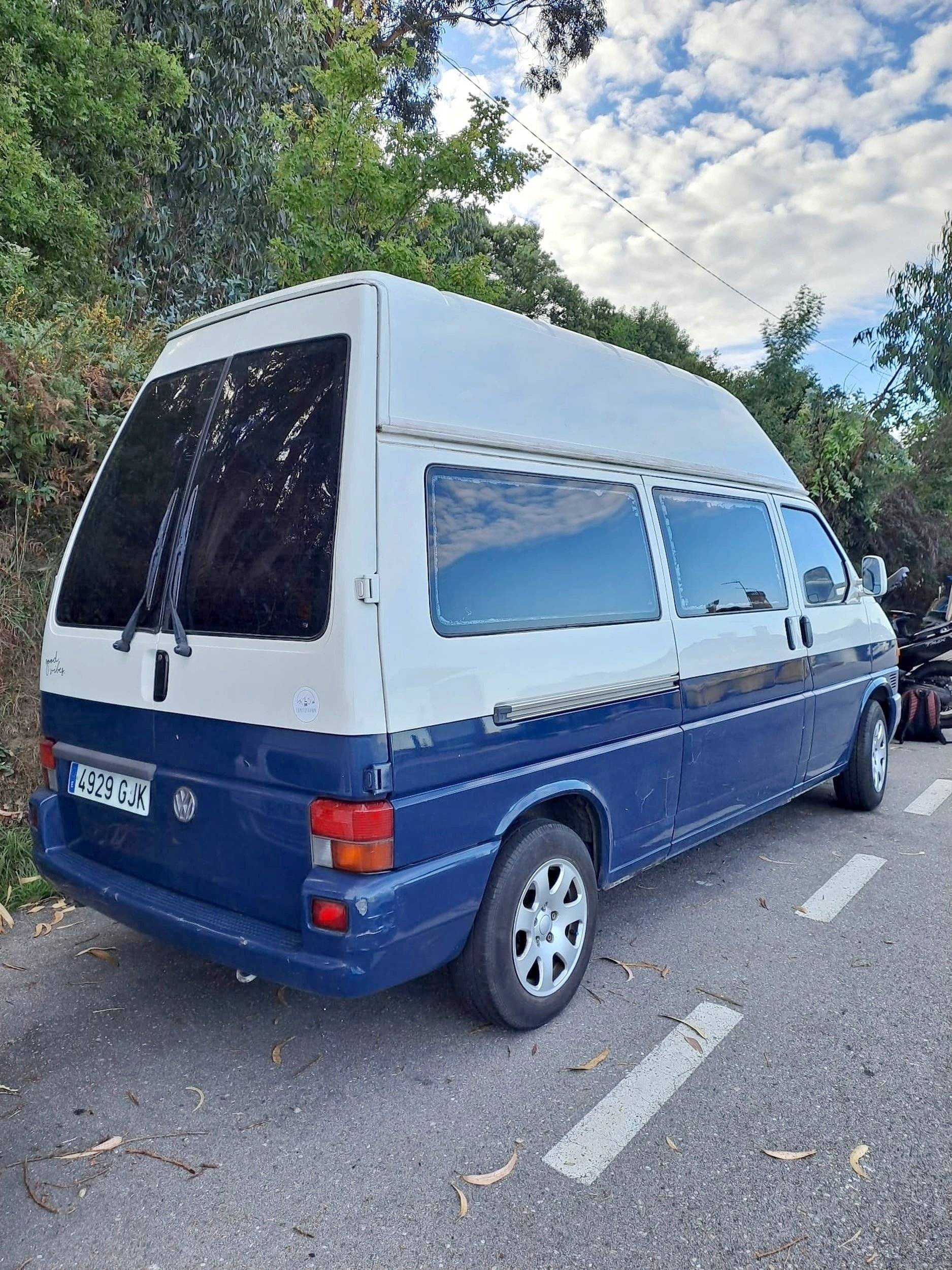 Ansicht von hinten Volkswagen Transporter t4 - Yescapa