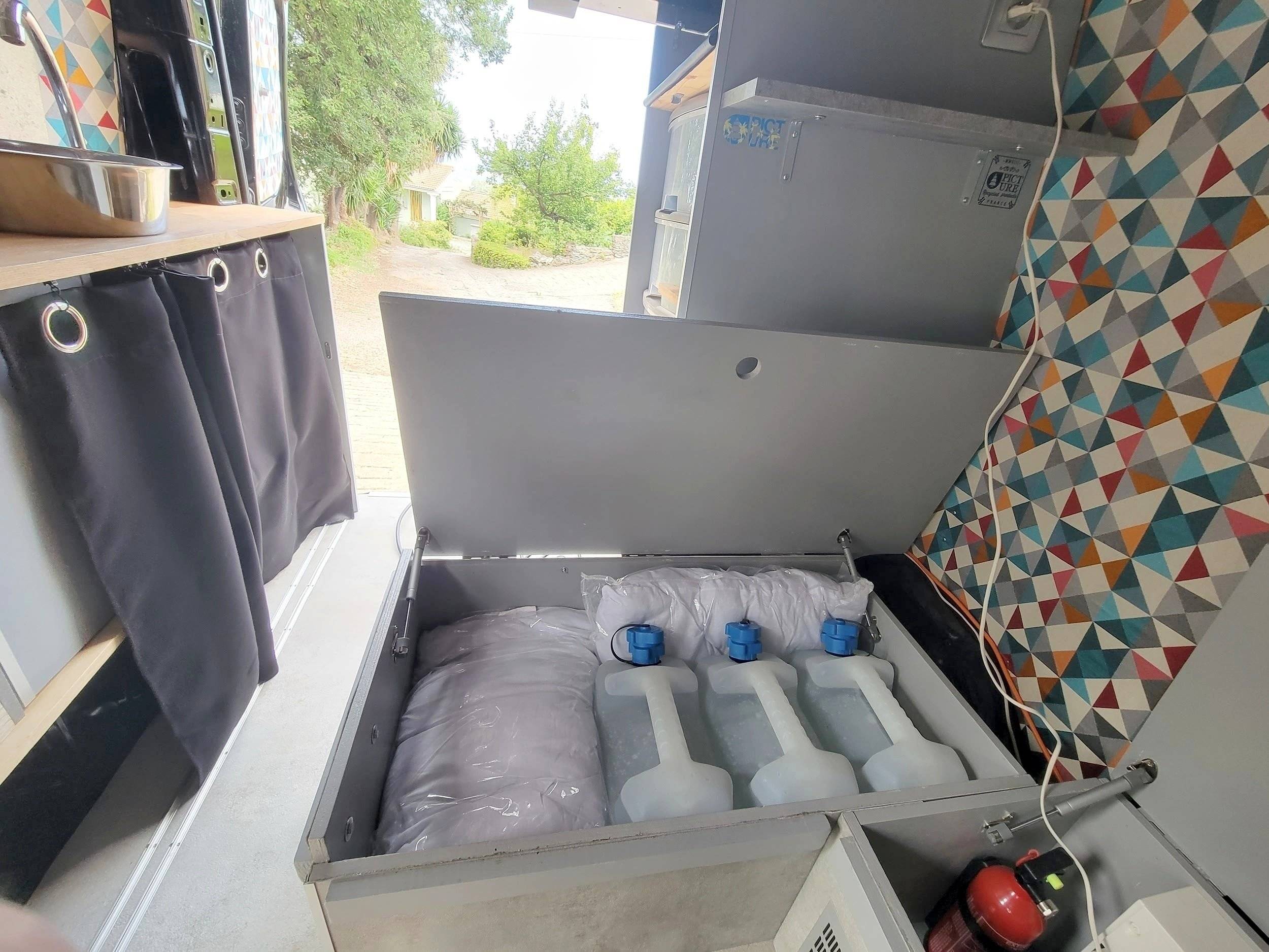 Custo Van Transporter