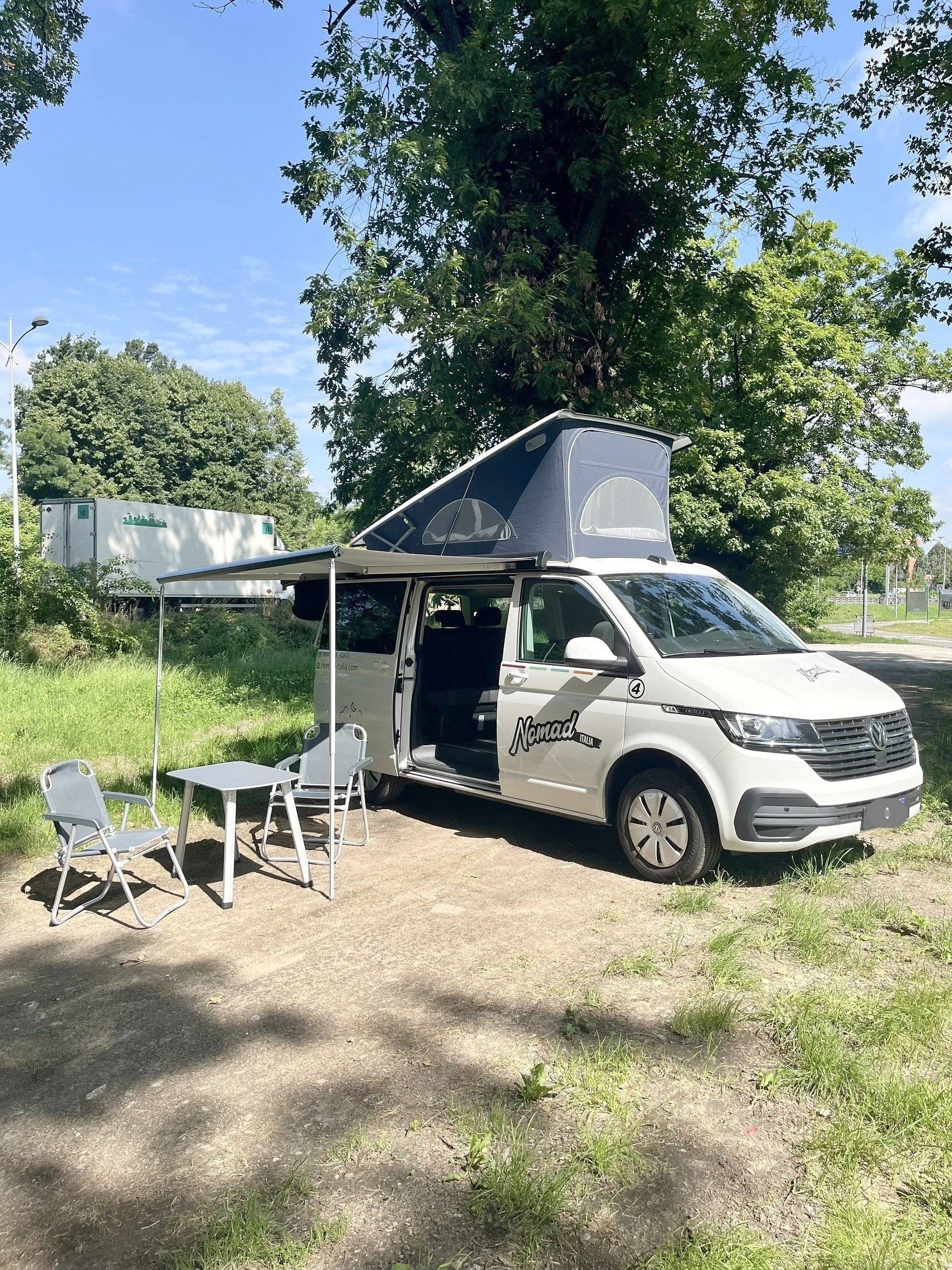 Location Campervan Milano Volkswagen VW T6 California Beach 79398 Yescapa